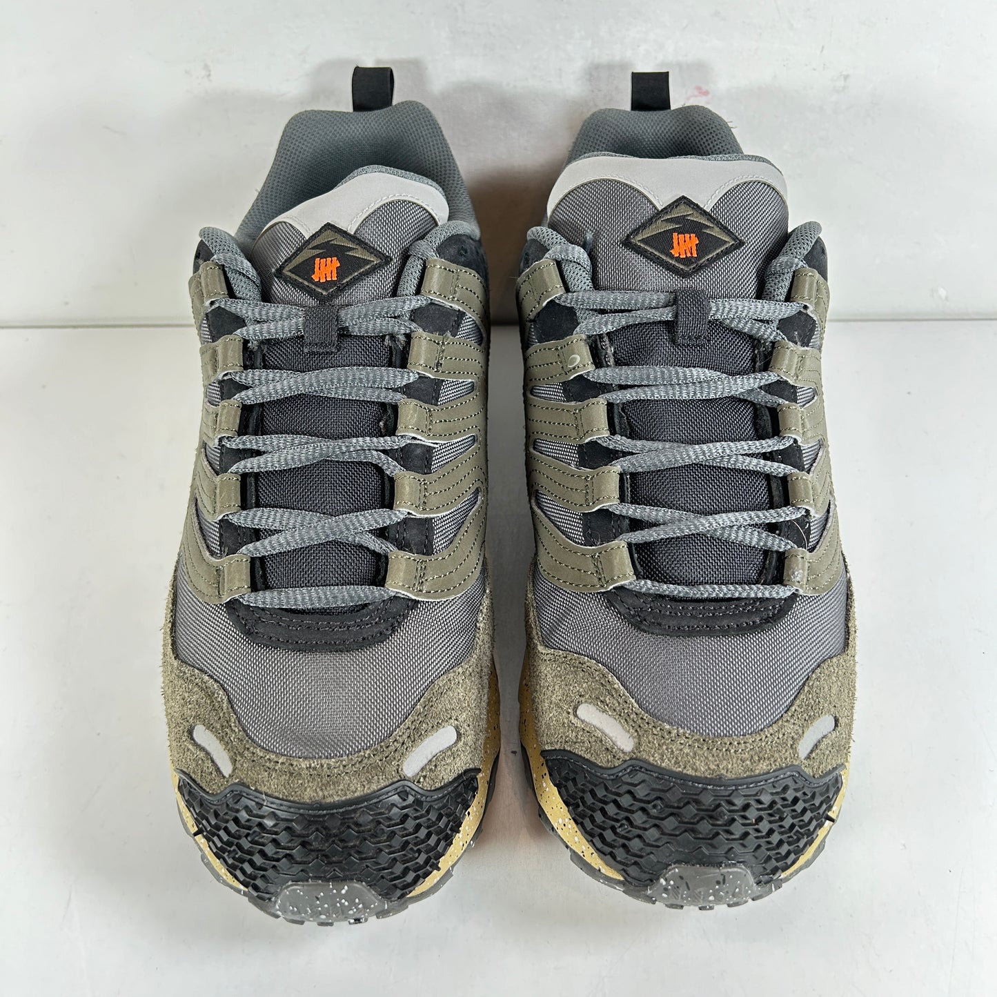 FN7546 300 Undefeated x Air Terra Humara 'Cargo Khaki' [USED] - 11.5 M (VNDS)