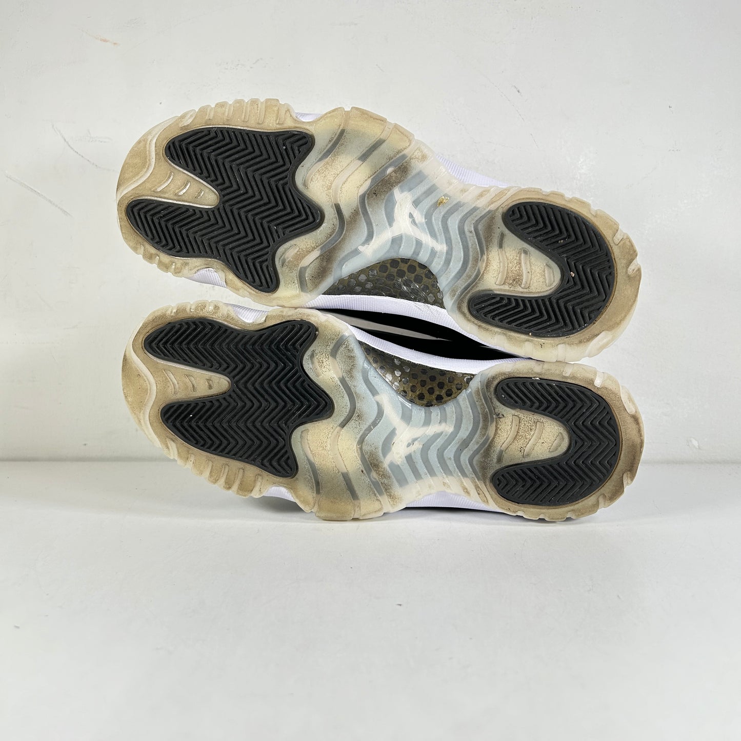 CT8012 170 Jordan 11 Retro DMP Defining Moments (2023) [USED] - 7.5 M (Used)