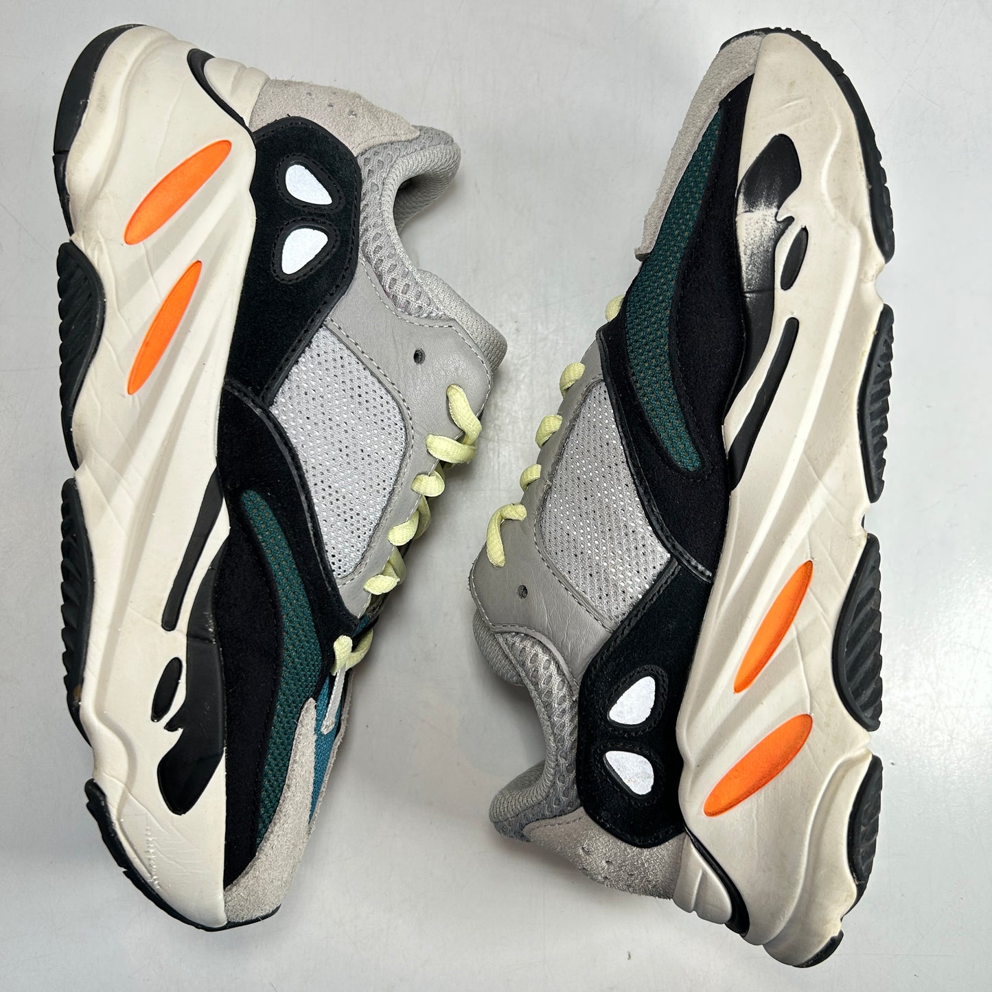 B75571 Yeezy 700 Wave Runner [USED] - 5 M (Used)