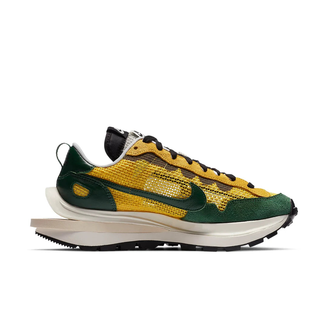CV1363 700 Nike Vaporwaffle sacai Tour Yellow Stadium Green