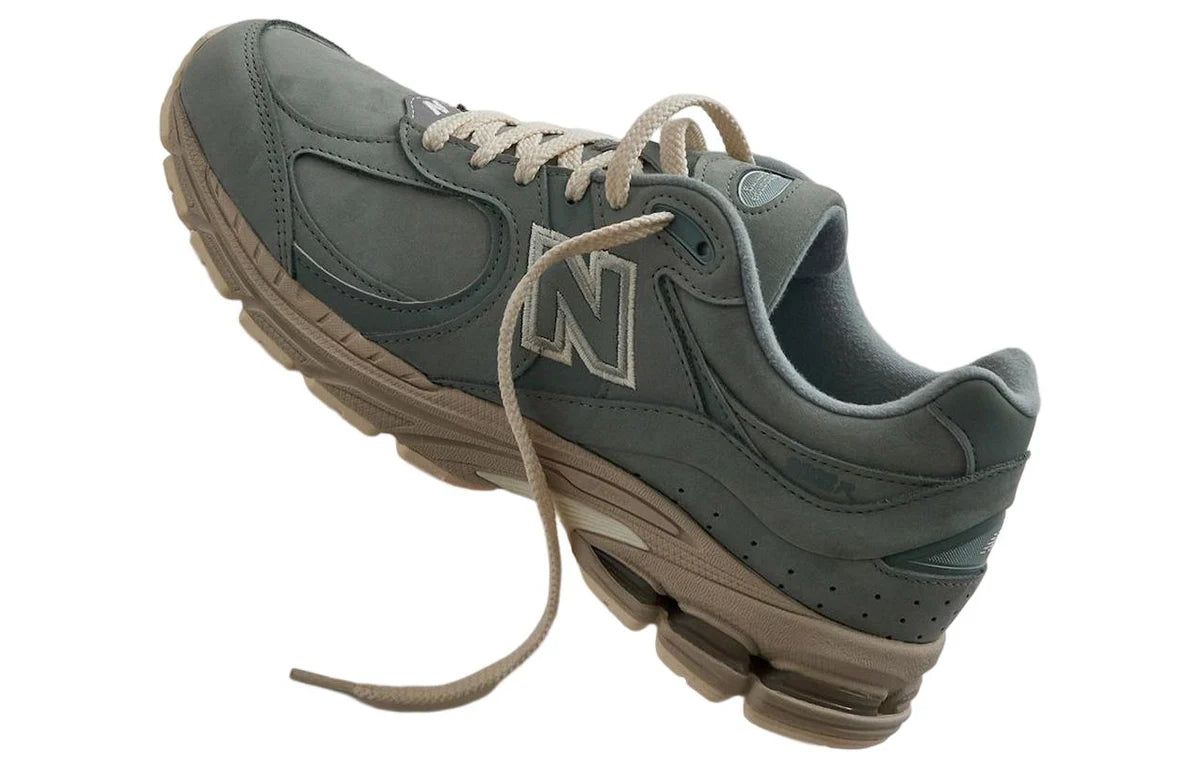 M2002RK1 New Balance 2002R Kith Pistachio