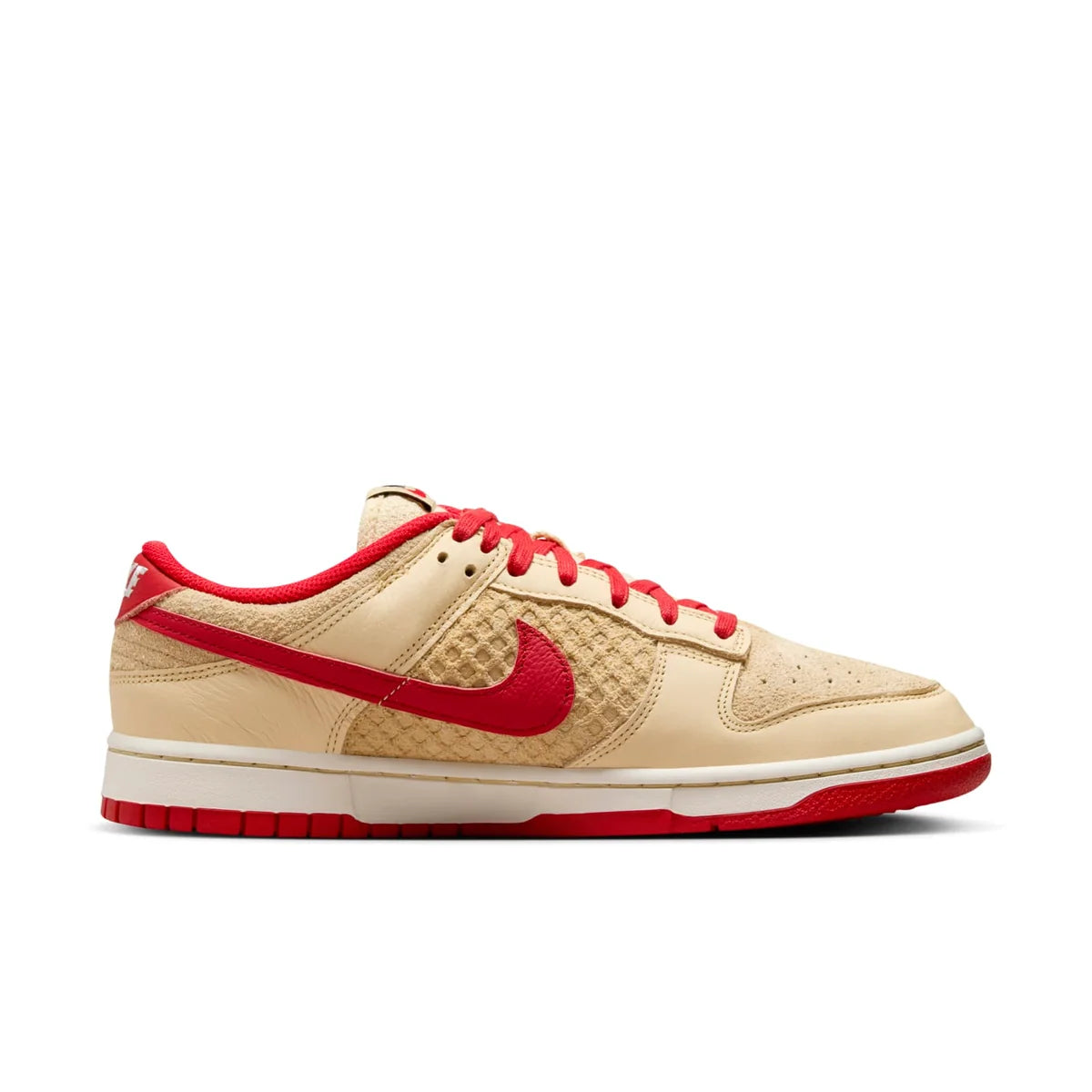 HJ9100 294 Nike Dunk Low Retro SE Strawberry Waffle