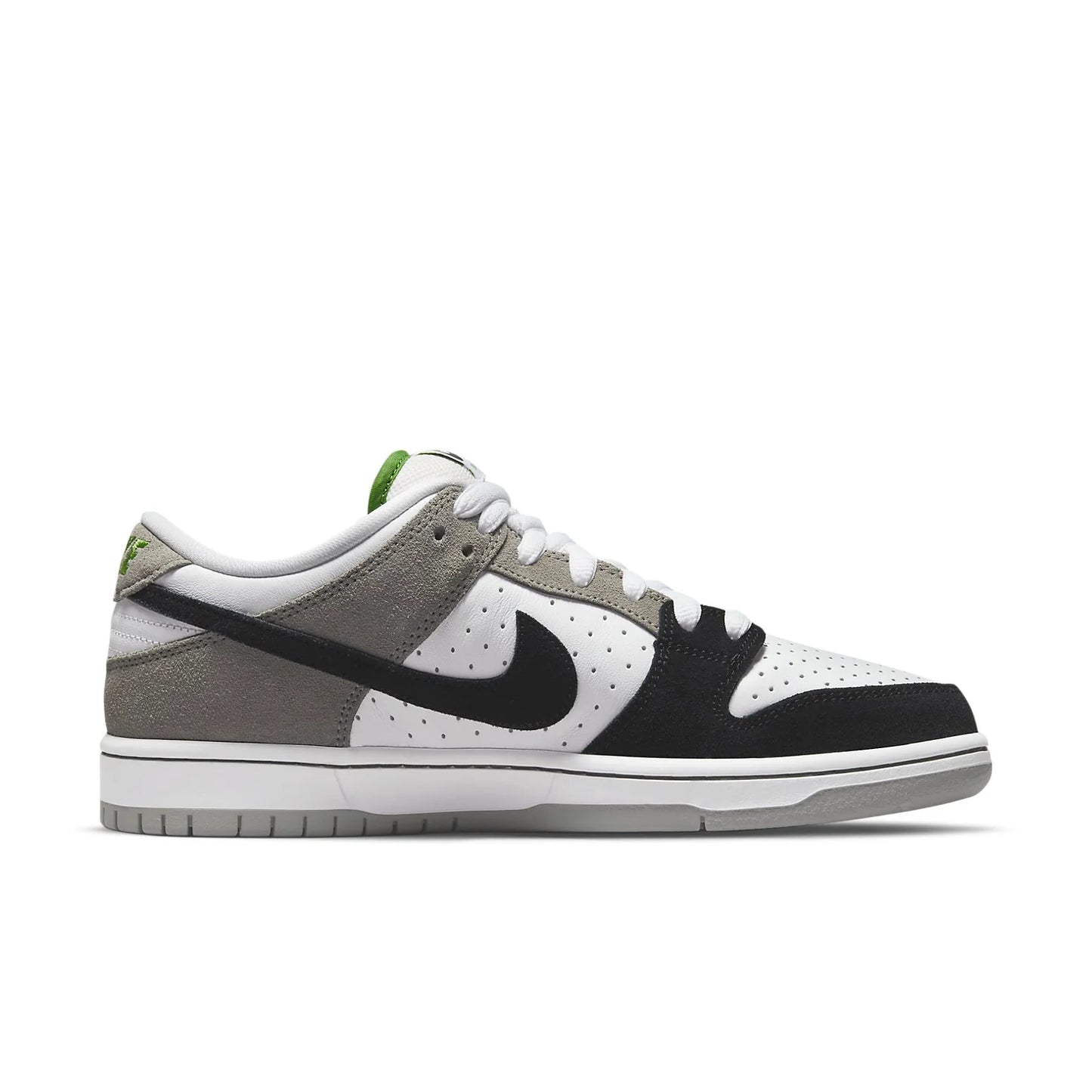 BQ6817 011 Nike SB Dunk Low Chlorophyll