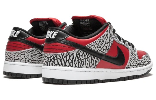 313170 600 Nike SB Dunk Low Supreme Red Cement