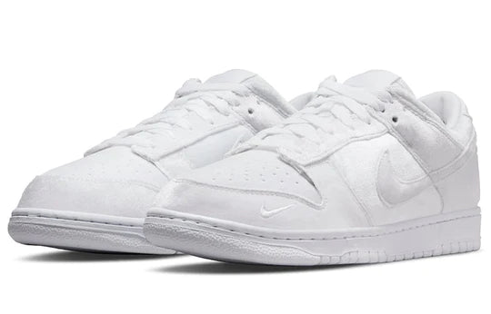 DH2686 100 Nike Dunk Low Dover Street Market Terciopelo blanco triple