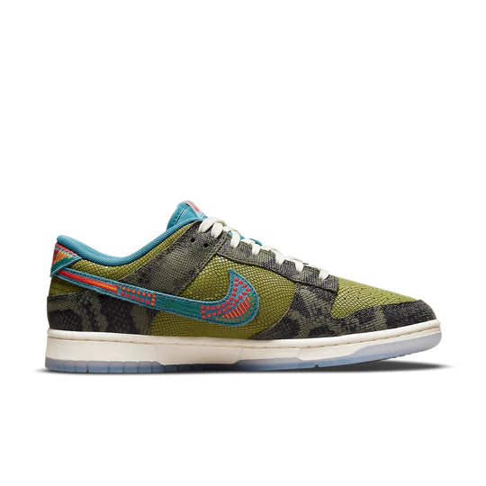 DO2160 335 Nike Dunk Low Siempre Familia