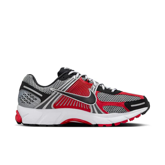 HV0926 095 Nike Zoom Vomero 5 Metallic Silver University Red