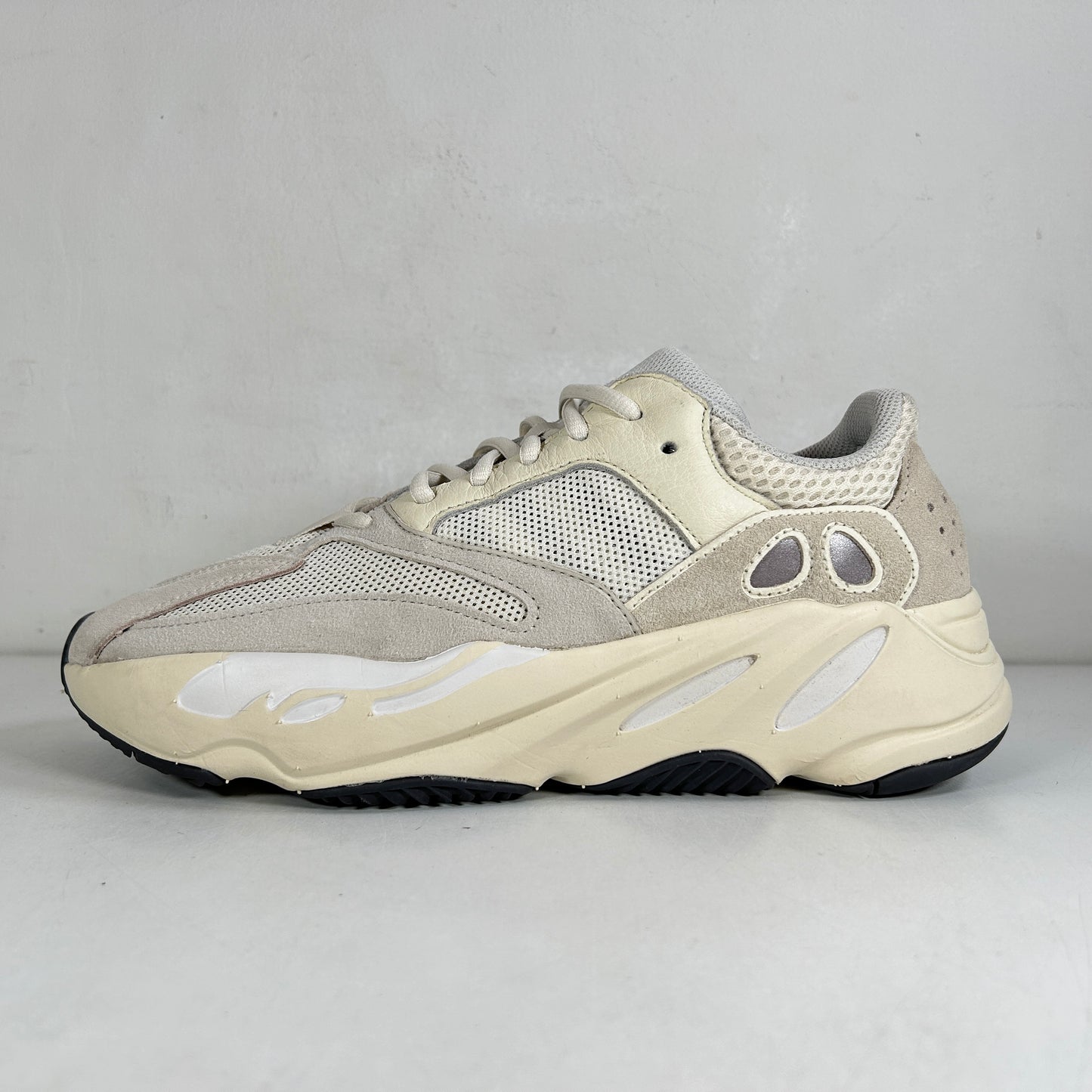 adidas gazelle silver green womens EG7596 adidas Yeezy Boost 700 Analog [USED]