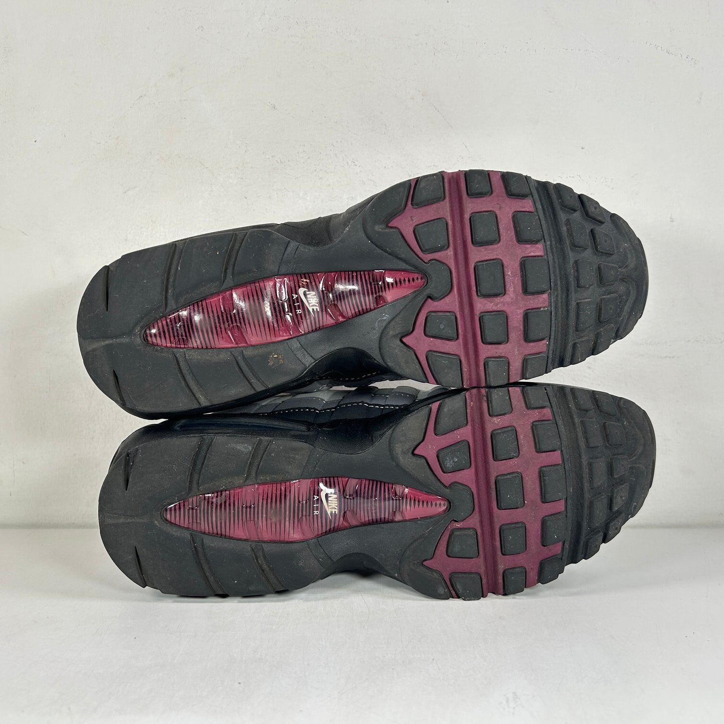 DQ9001 001 Nike Air Max 95 Dark Beetroot [USED] - 8 M (Used)