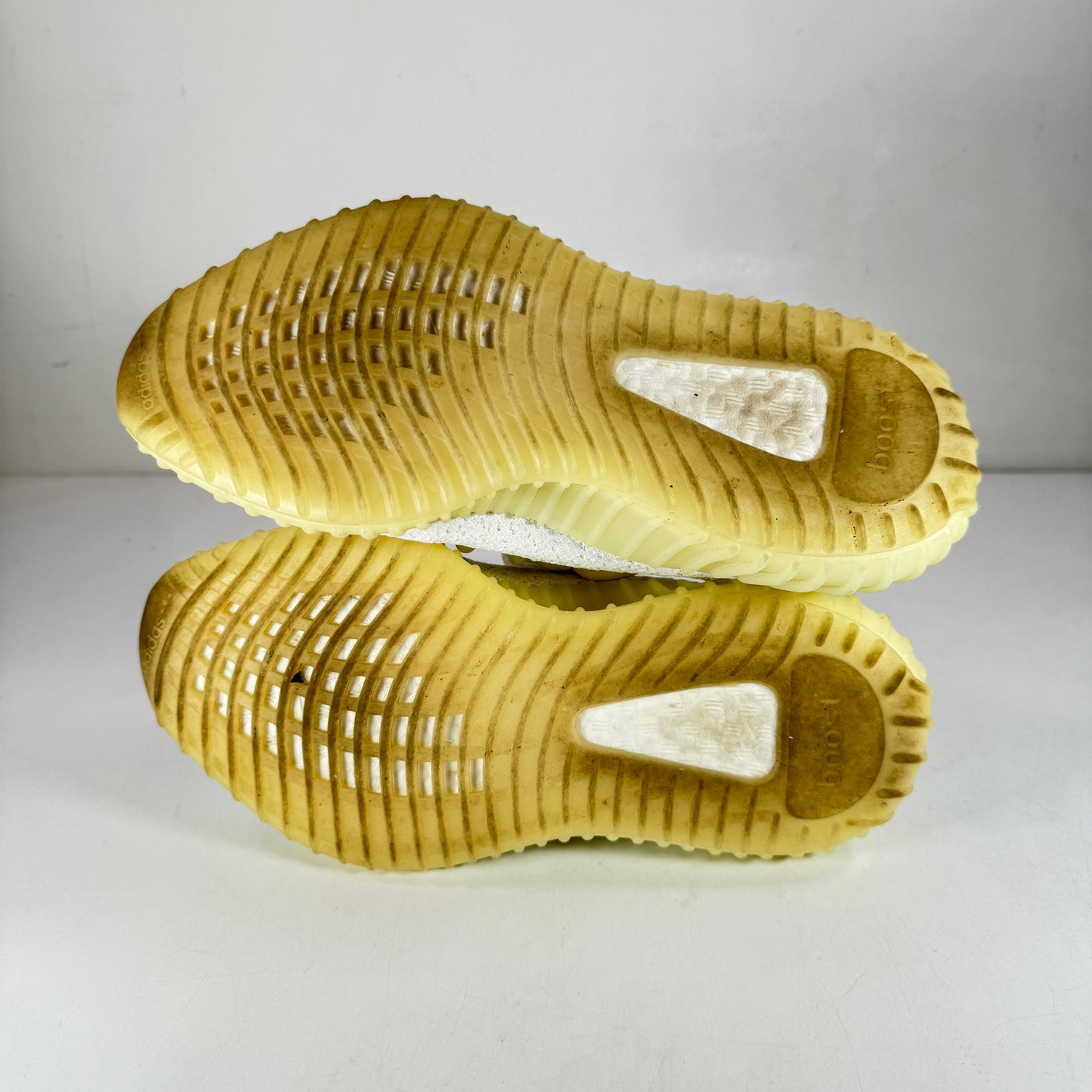 CP9366 Yeezy 350 V2 Crema Blanco