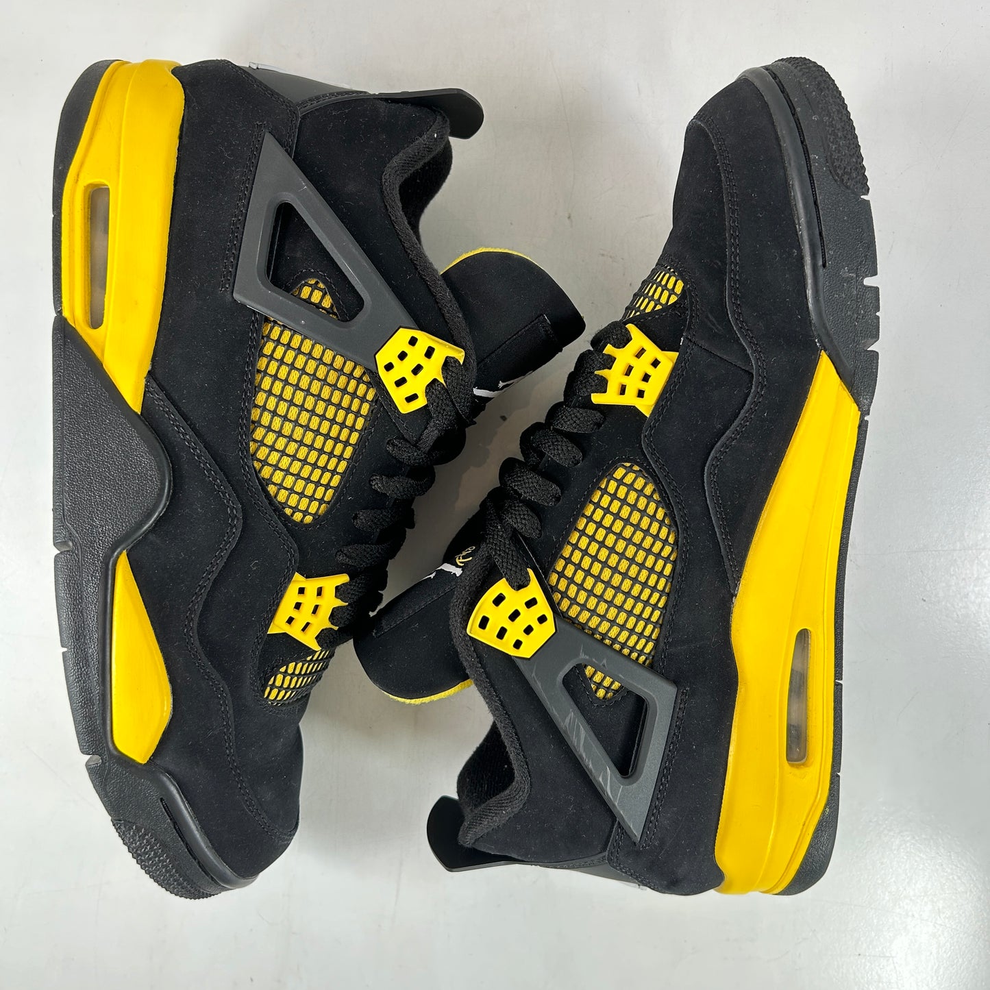 DH6927 017 Jordan 4 Retro Thunder [USED] - 11.5 M (Used)