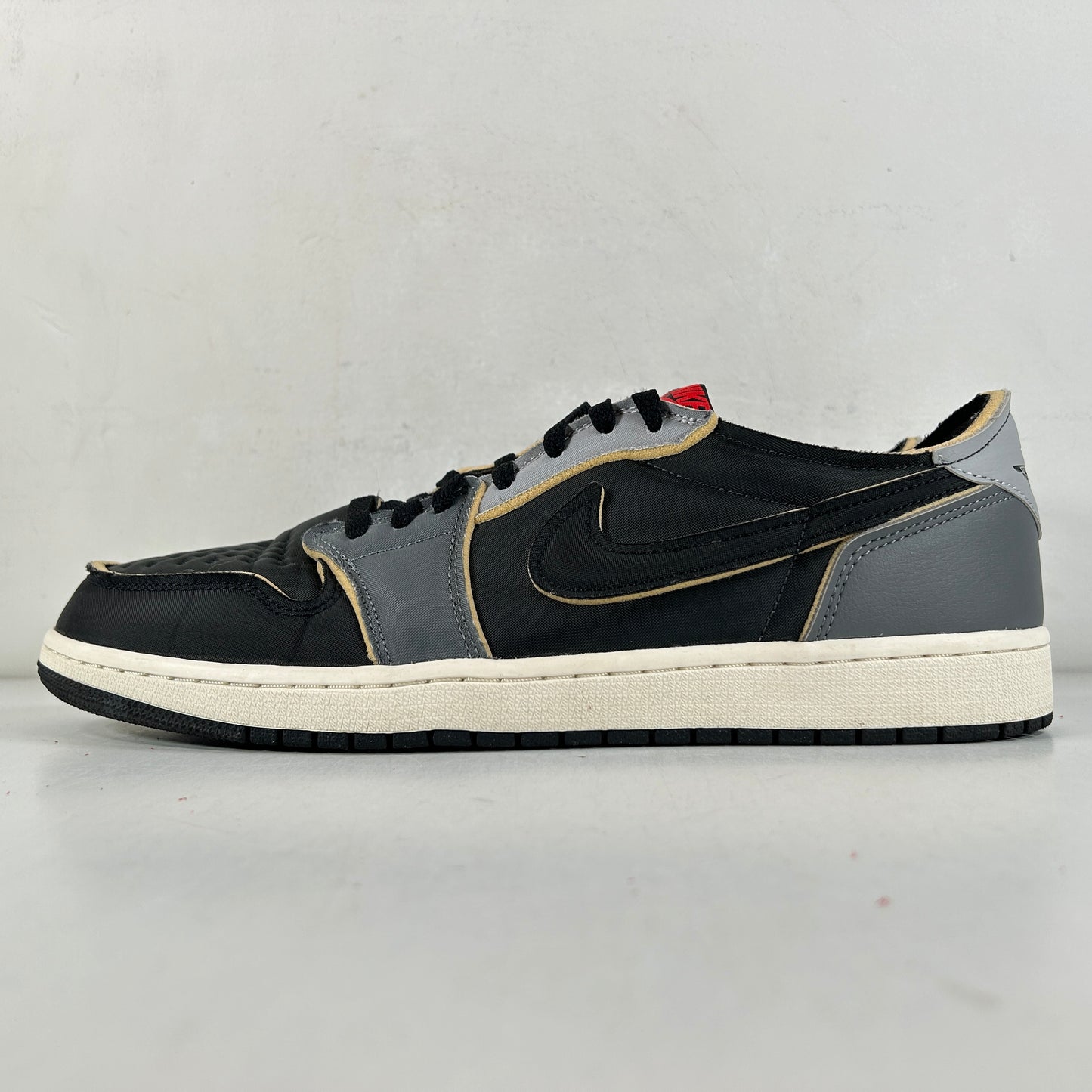 DV0982 006 Jordan 1 Low OG EX Negro Humo Gris