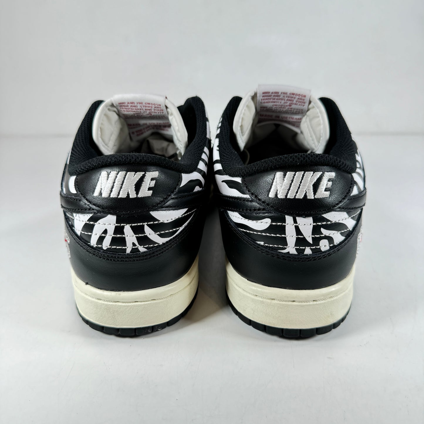 DM3510 001 SB Dunk Low Quartersnacks Zebra [USED] - 10 (Used)