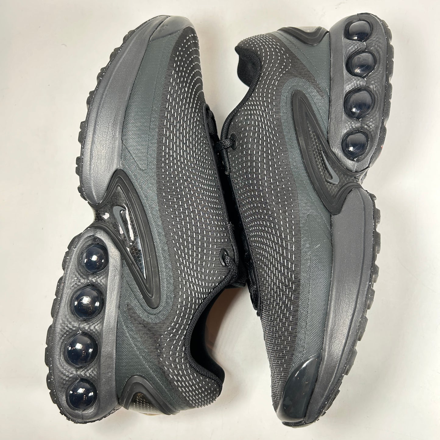 DV3337 002 Nike Air Max Dn Black Dark Smoke Grey [USED] - 9.5 M (Used)