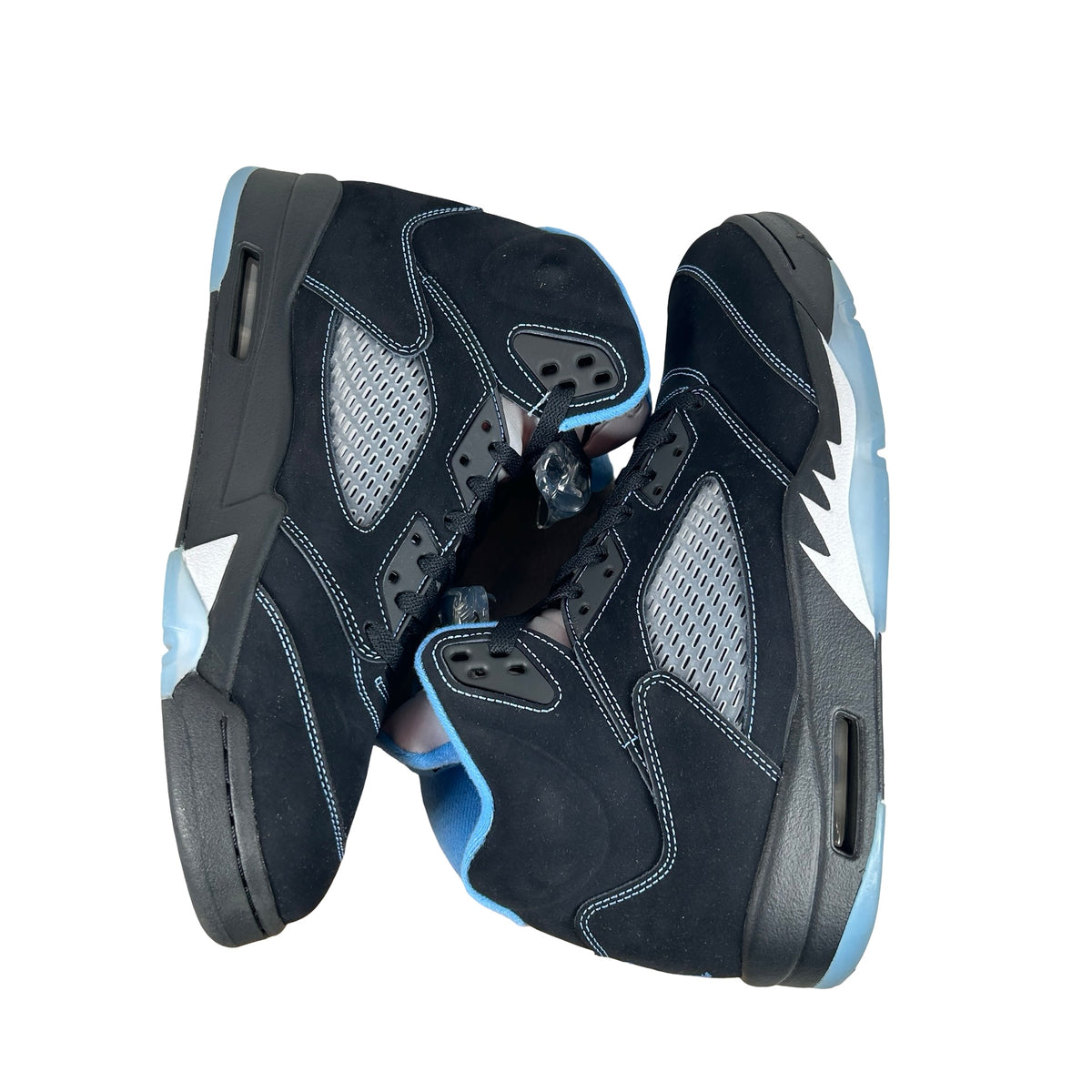 DD0587 008 Jordan 5 Retro Black University Blue (2026) [USED] - 11 M (Used4)