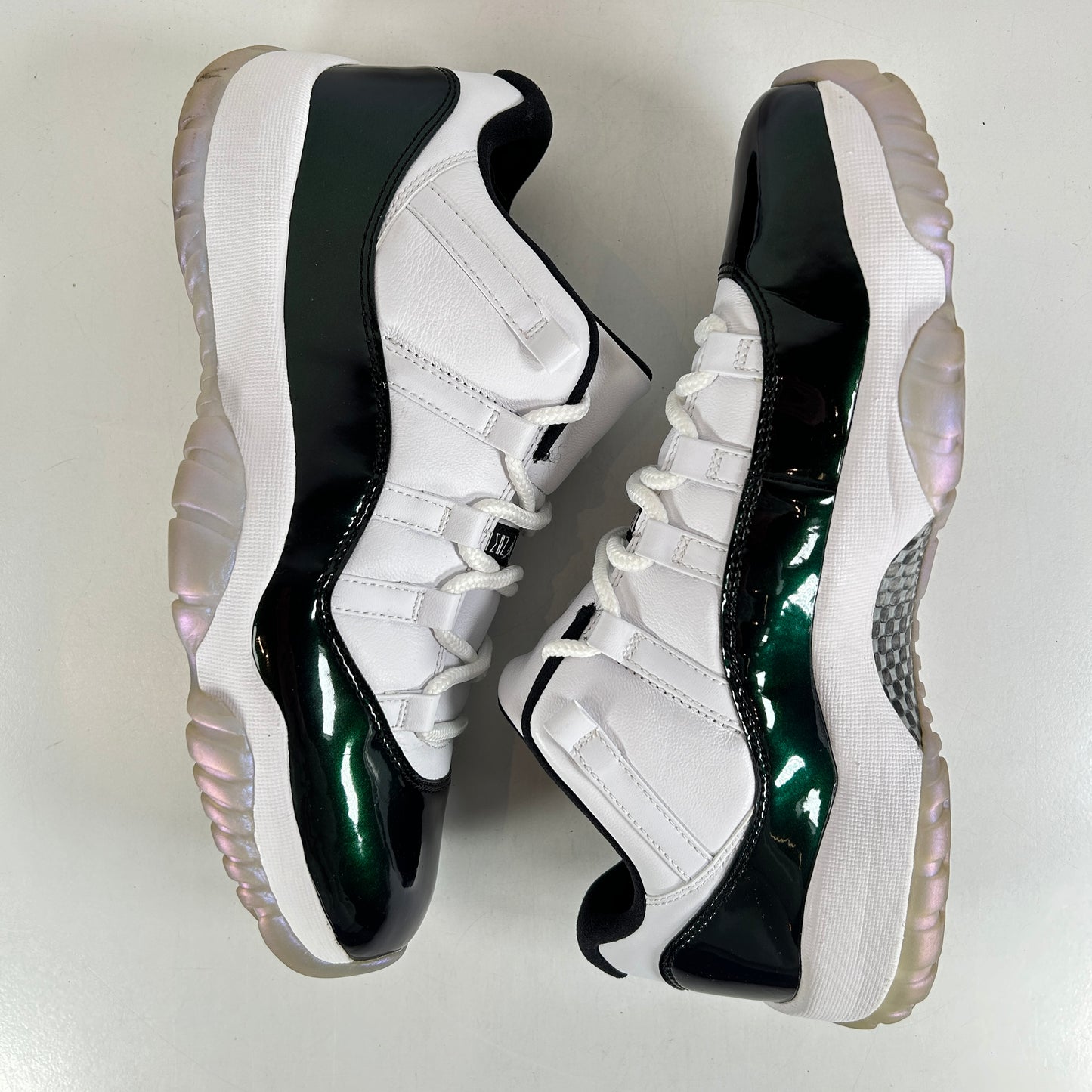 528895 145 Jordan 11 Retro Low Iridescent [USED] - 10.5 M (Used)