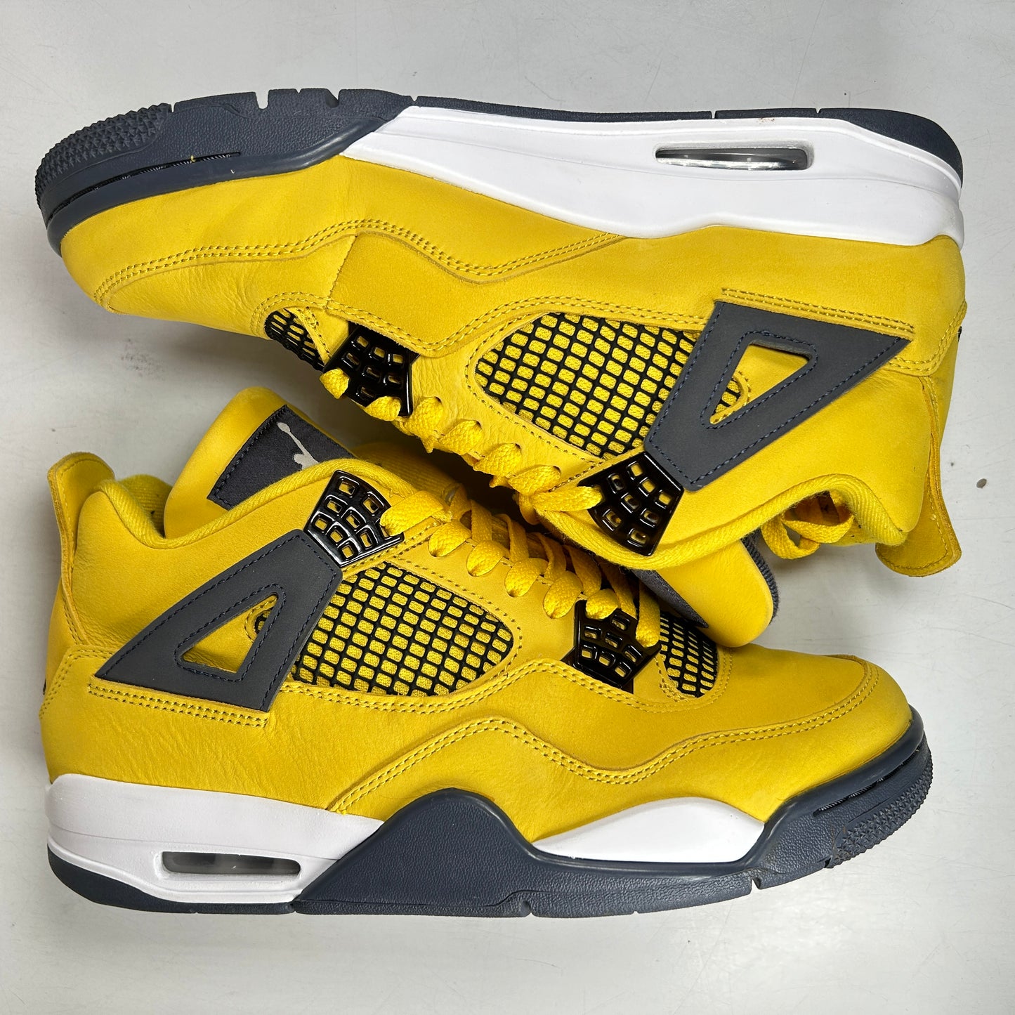 CT8527 700 Jordan 4 Retro Lightning (2021) [USED] - 8.5 M (Used2)