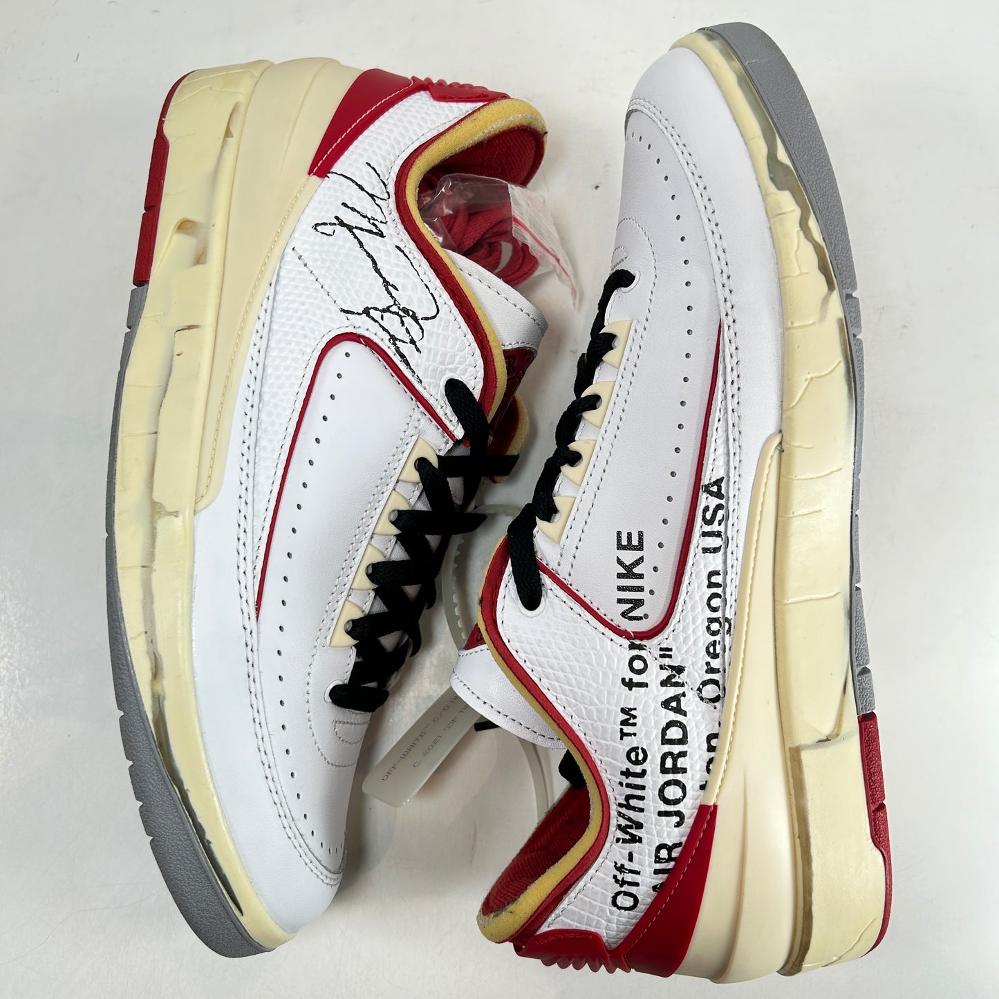 DJ4375 106 Jordan 2 Retro Low SP Off-White White Red [USED] - 9 M (Used)