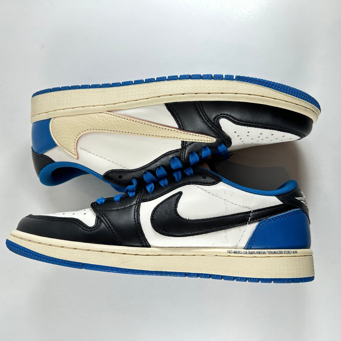 DM7866 140 Jordan 1 Retro Low OG SP Fragment x Travis Scott [USED] - 9 M (VNDS)