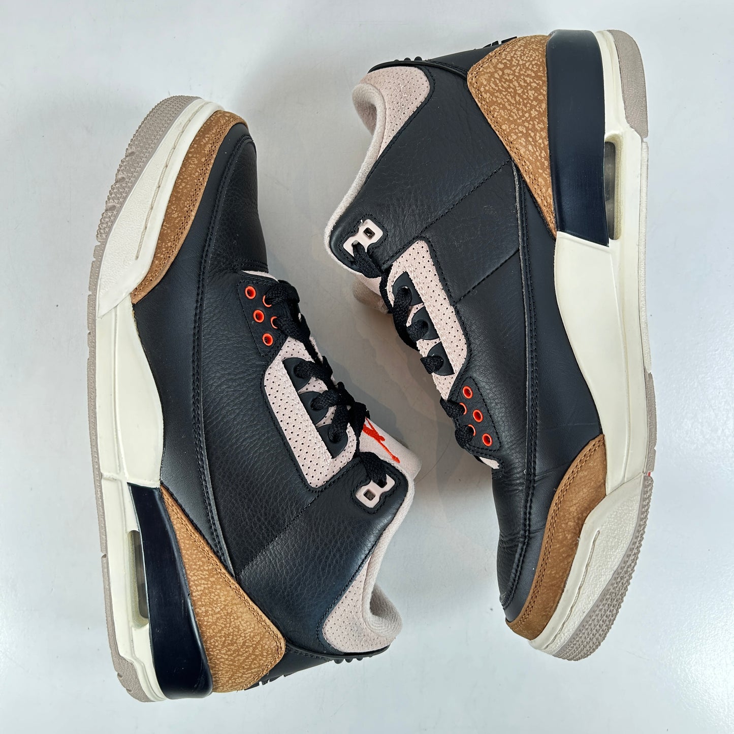 CT8532 008 Jordan 3 Retro Elefante del Desierto