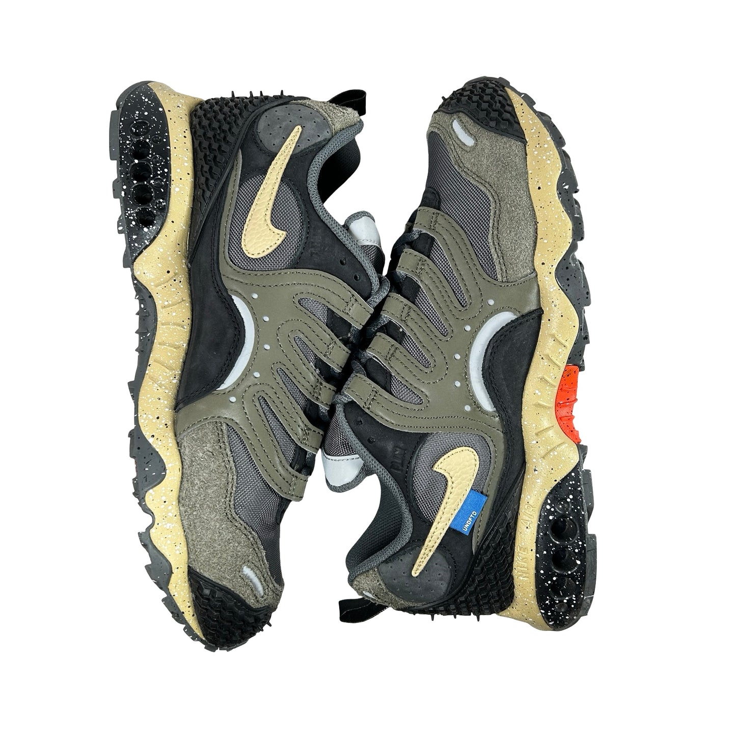 FN7546 300 Undefeated x Air Terra Humara 'Cargo Khaki' [USED] - 7.5 M (Used)