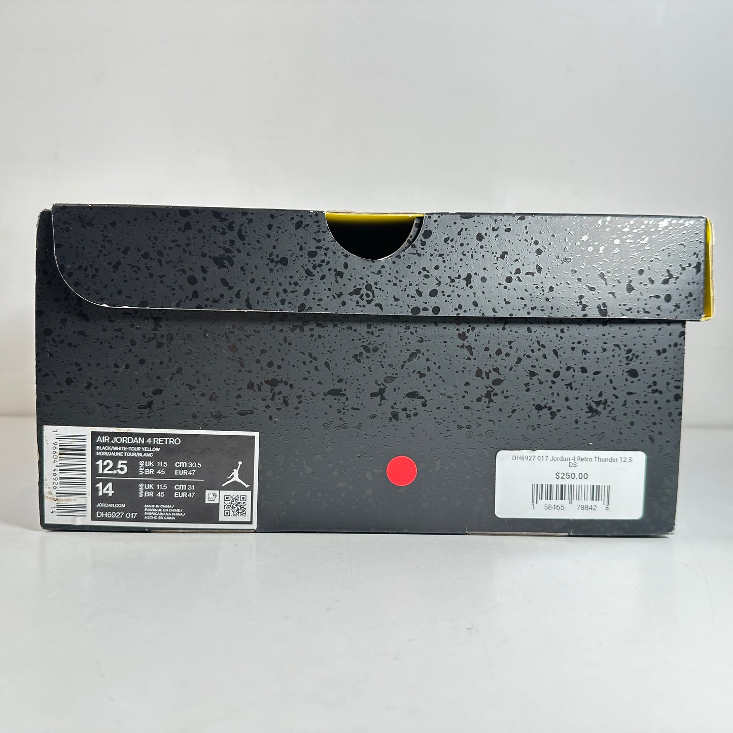DH6927 017 Jordan 4 Retro Thunder [USED] - 12.5 M (Used)
