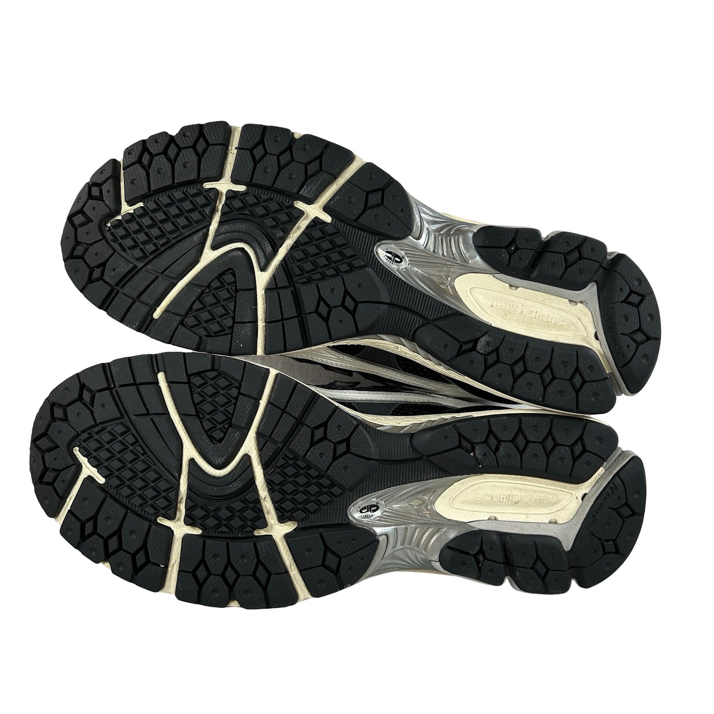 U1906NC New Balance 1906U Black Sea Salt Magnet [USED] - 11 M (VNDS)