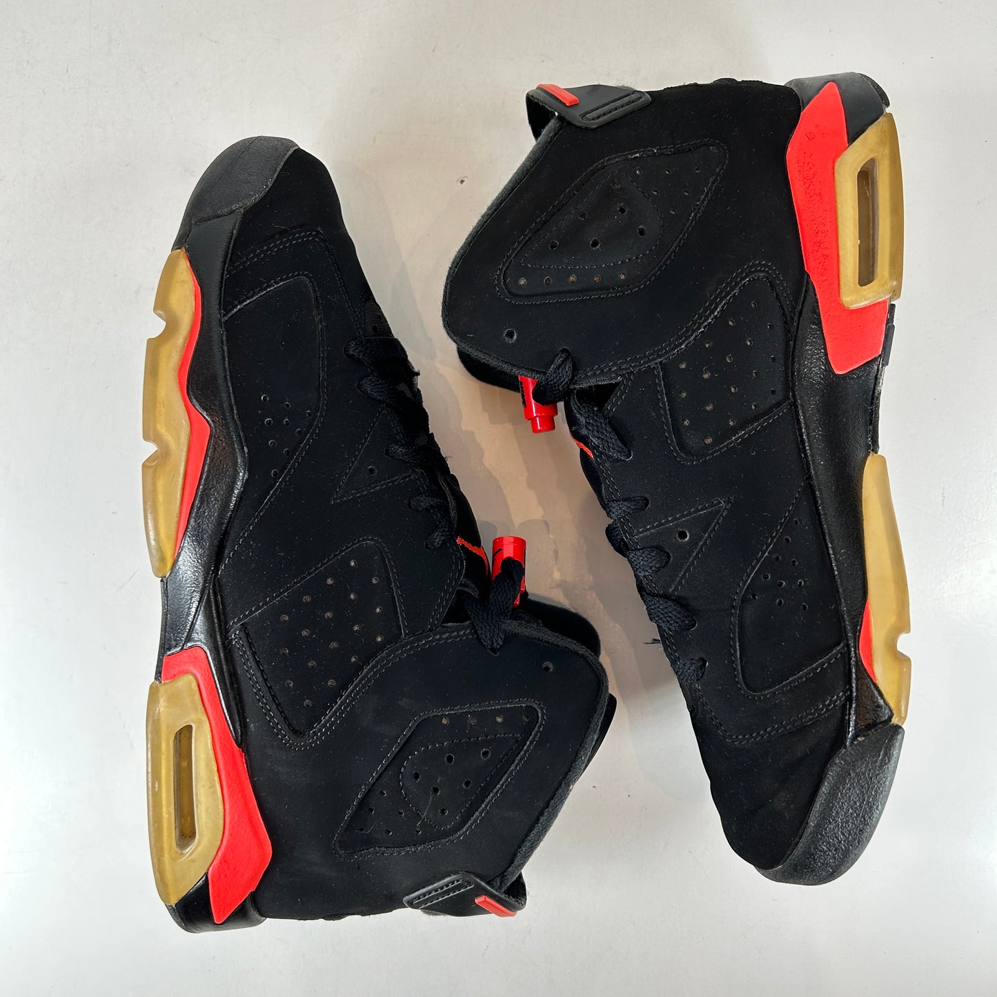 384665 060 Jordan 6 Black Infrared 2019 (GS) - 7 Y (Used)