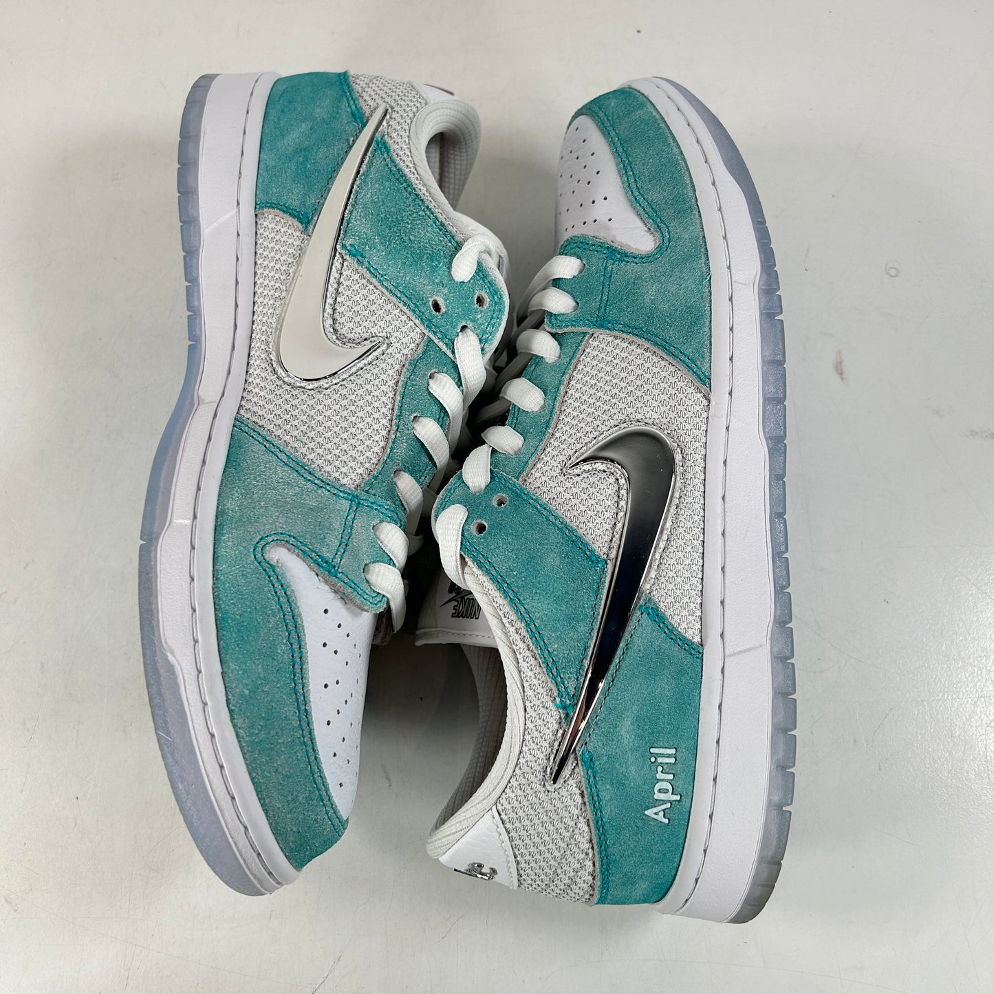 FD2562 400 Nike SB Dunk Low April Skateboards [USED] - 11 M (Used)