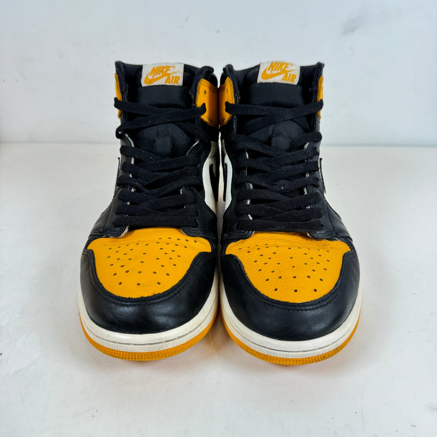 555088 711 Jordan 1 Retro High OG Yellow Toe [USED] - 10 M (Used)