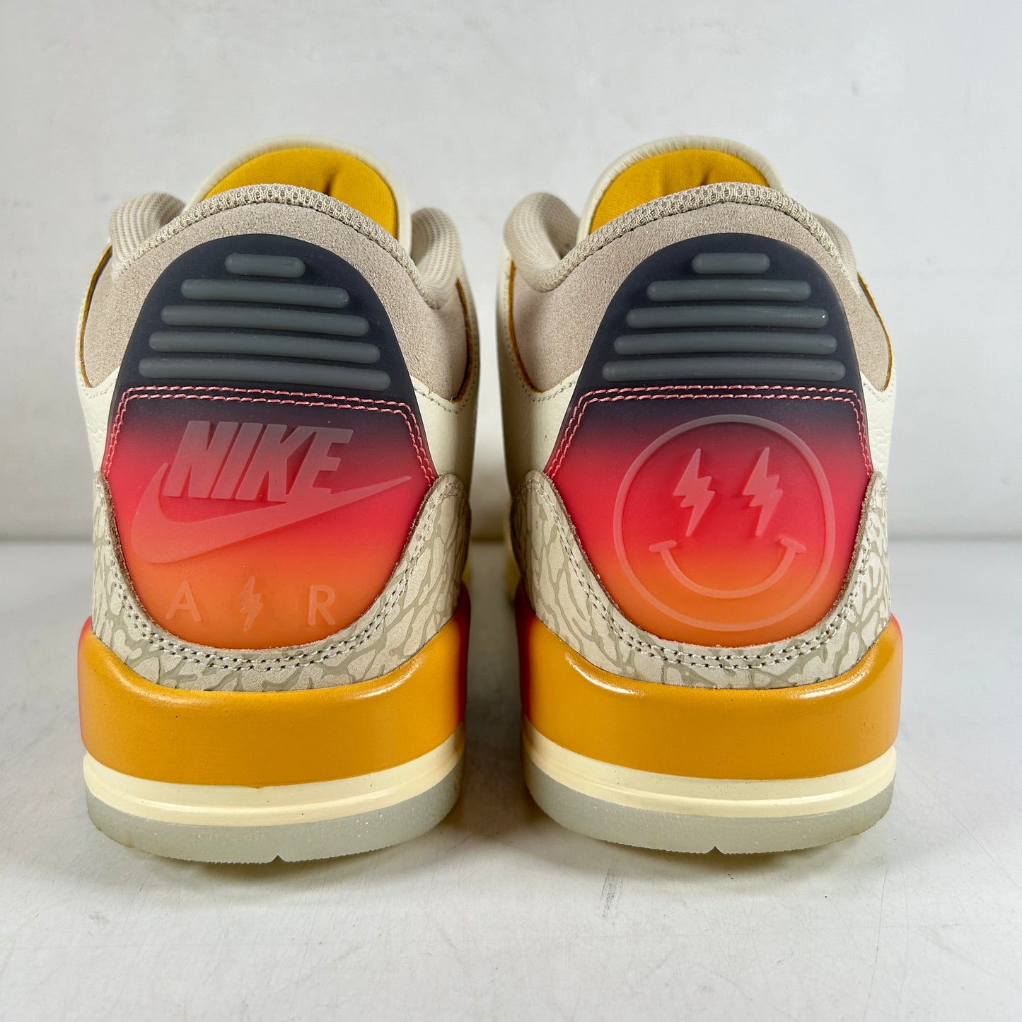 FN0344 901 Jordan 3 Retro SP J Balvin Medellin [USED] - 10 M (VNDS)