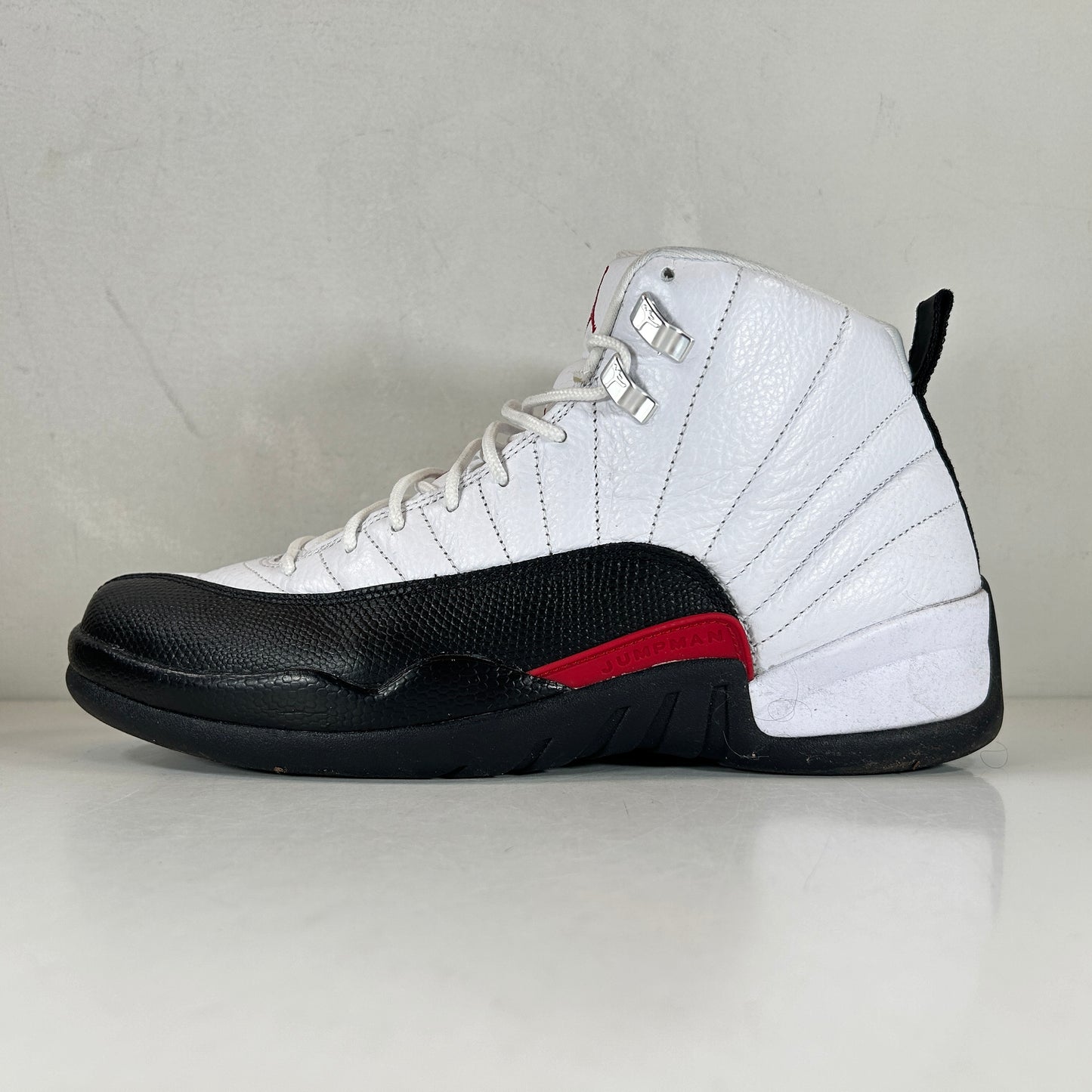 CT8013 162 Air Jordan 12 Red Taxi [USED] - 11 M (Used)