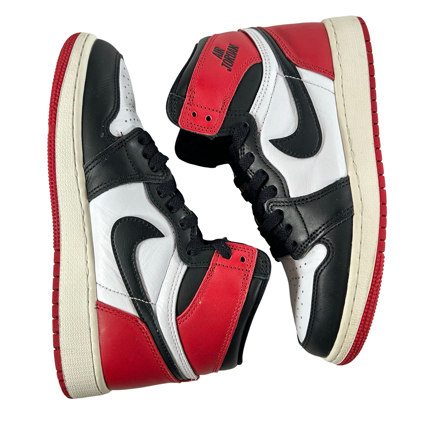 FD1437 106 Jordan 1 Retro High OG Black Toe Reimagined (GS) - 5 Y (Used) (No Box)