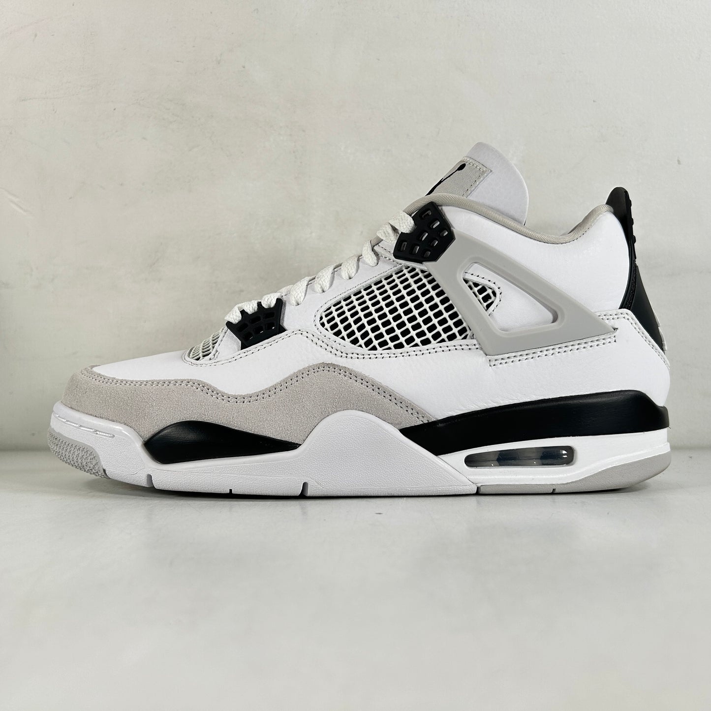 DH6927 111 Jordan 4 Retro Militar Negro