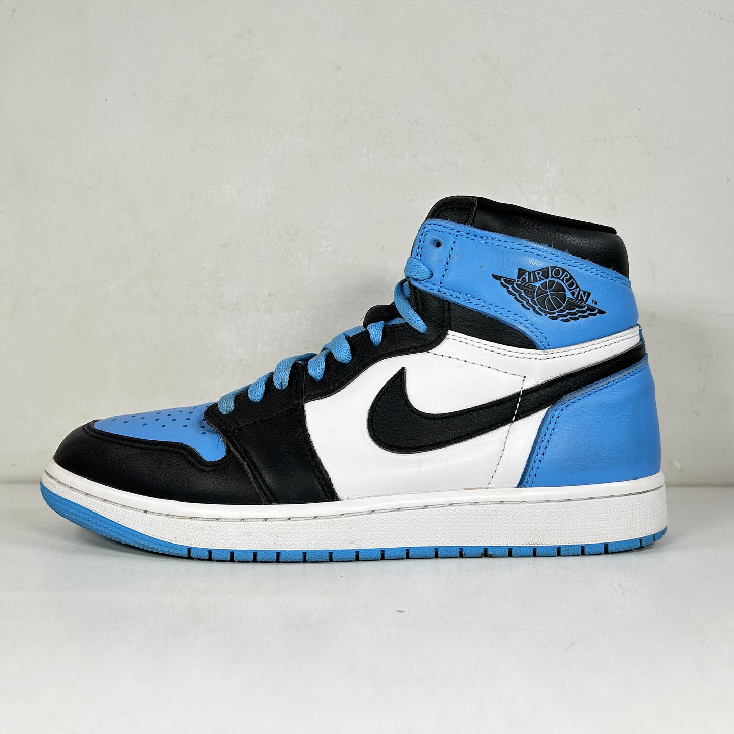 DZ5485 400 Jordan 1 Retro High OG UNC Toe [USED] - 9.5 M (Used3)