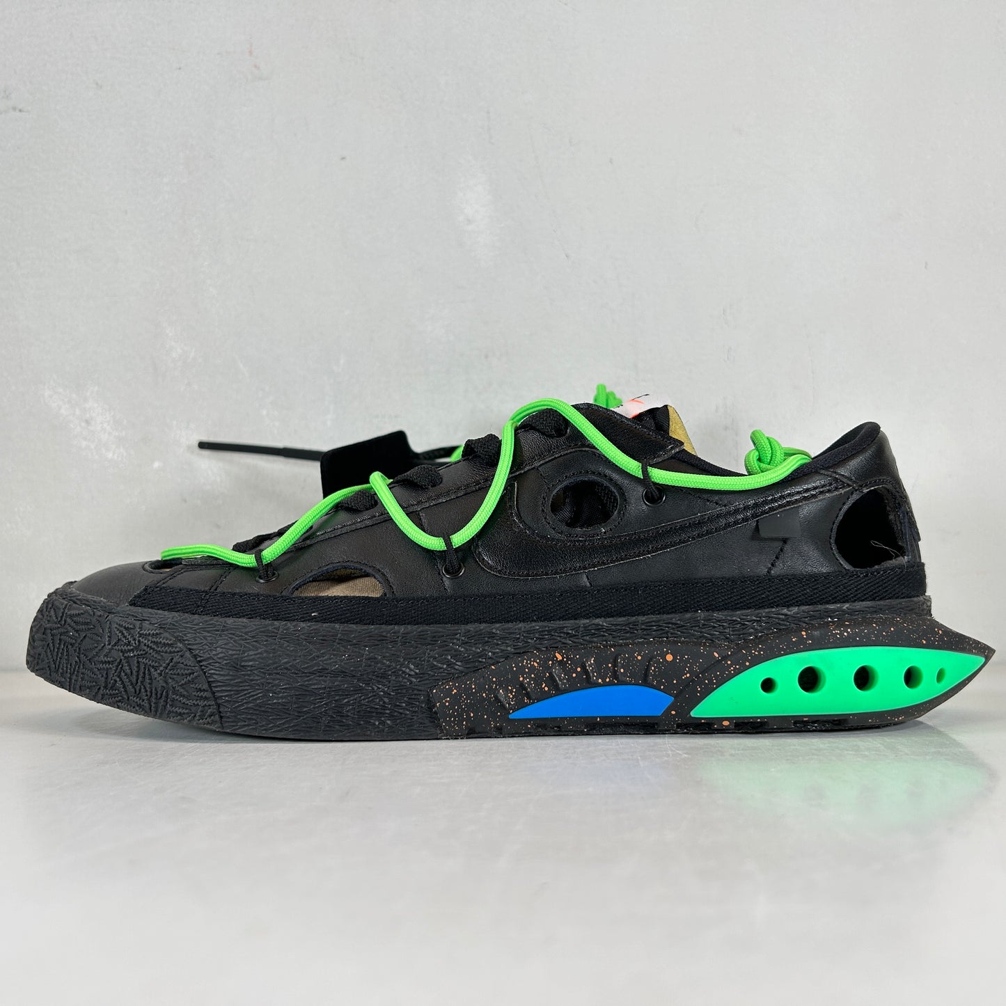 DH7863 001 Nike Blazer Low Off-White Black Electro Green [USED] - 9.5 (VNDS)