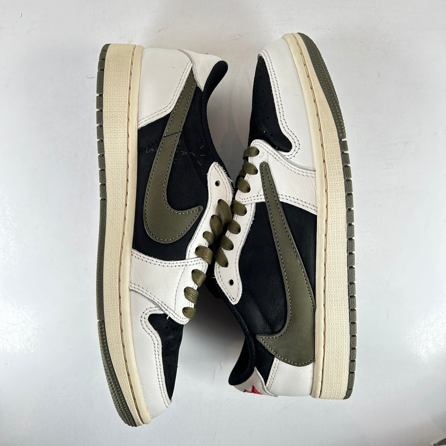 DZ4137 106 Jordan 1 Retro Low OG SP Travis Scott Olive (W) [USED] - 8 W (Used) (No Box)