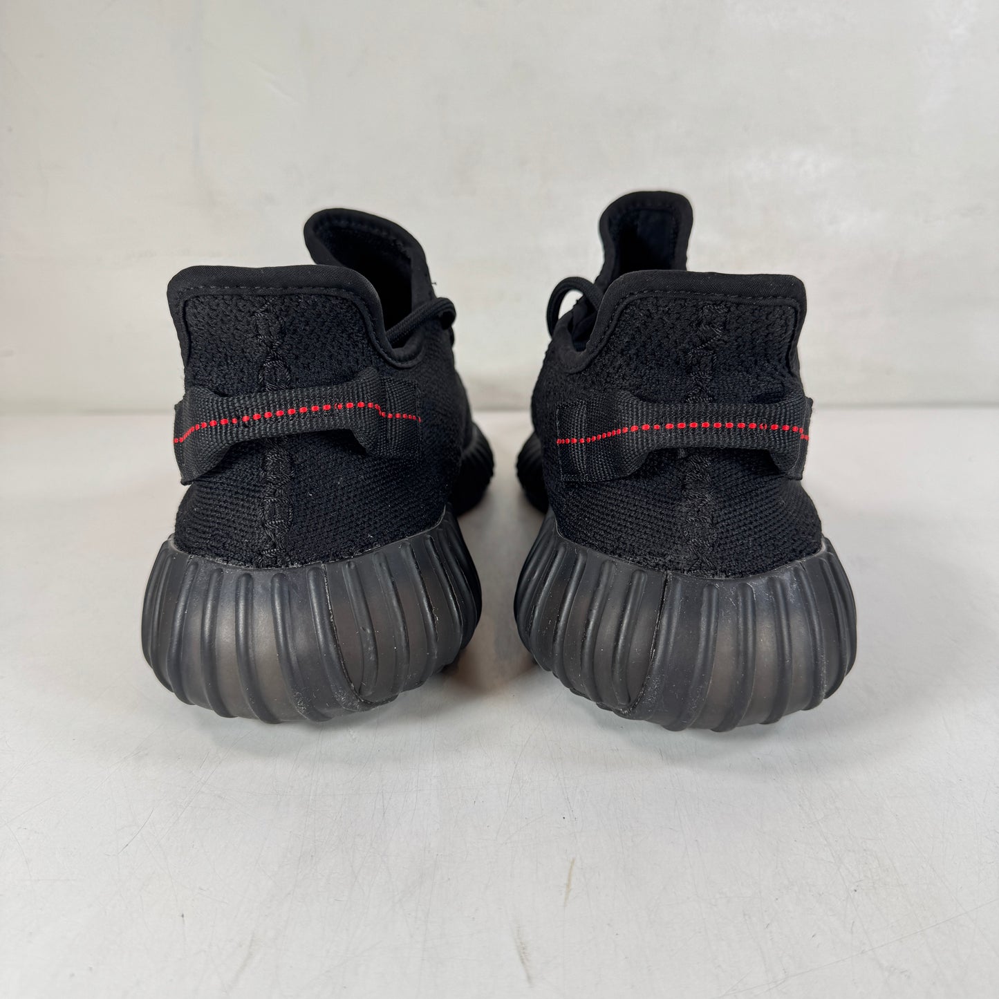 CP9652 Yeezy 350 V2 Criado