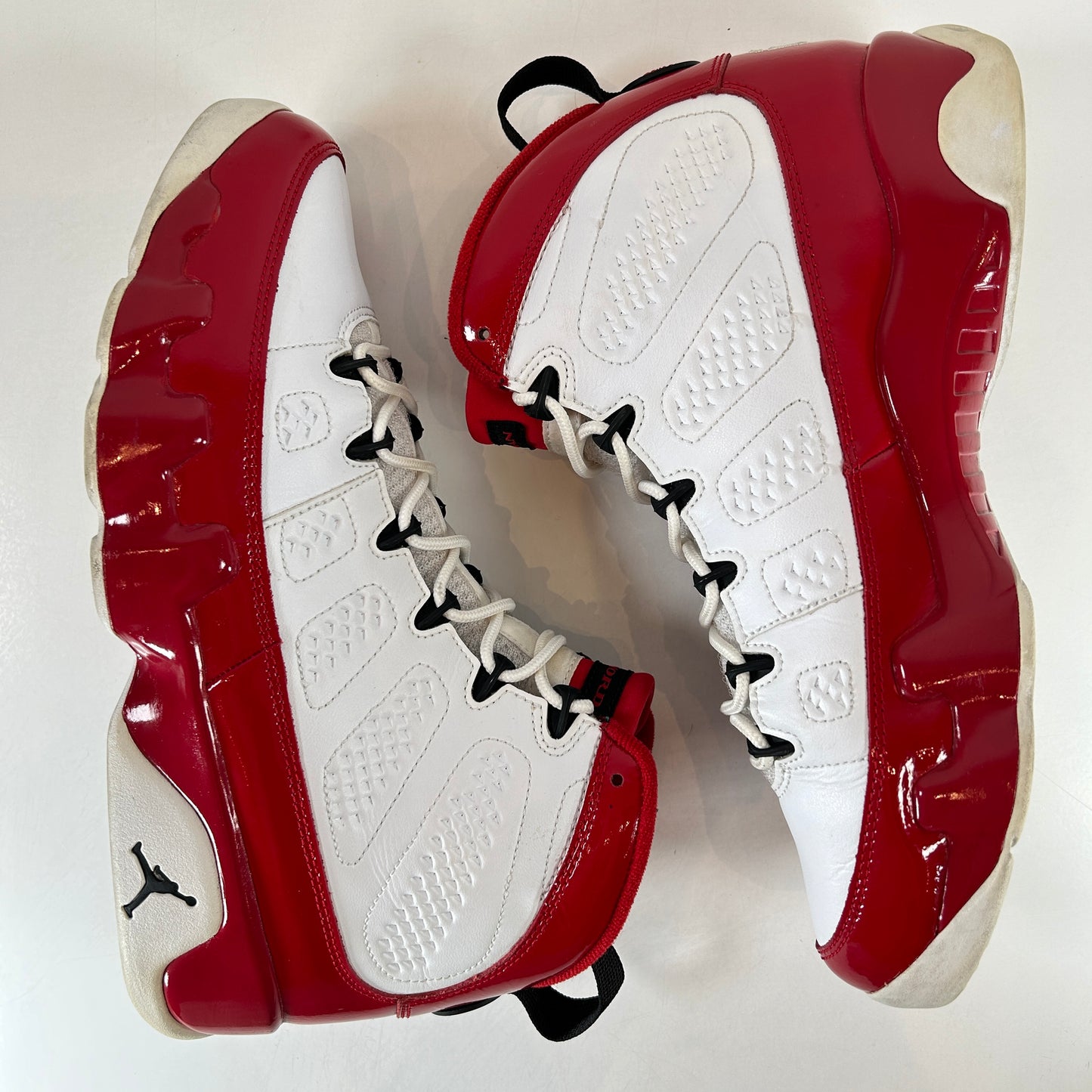 302370 160 Jordan 9 Retro White Gym Red [USED] - 10 M (Used) (No Box)