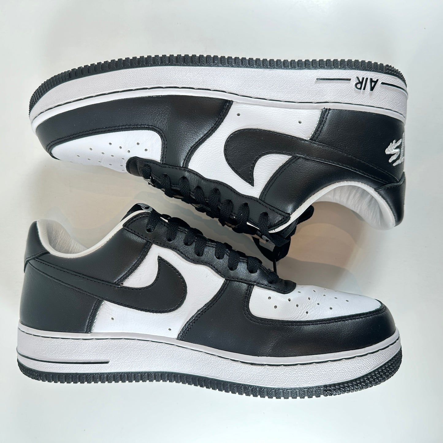 FJ5756 100 Nike Air Force 1 Low Terror Squad Blackout [USED] - 11 M (Used)