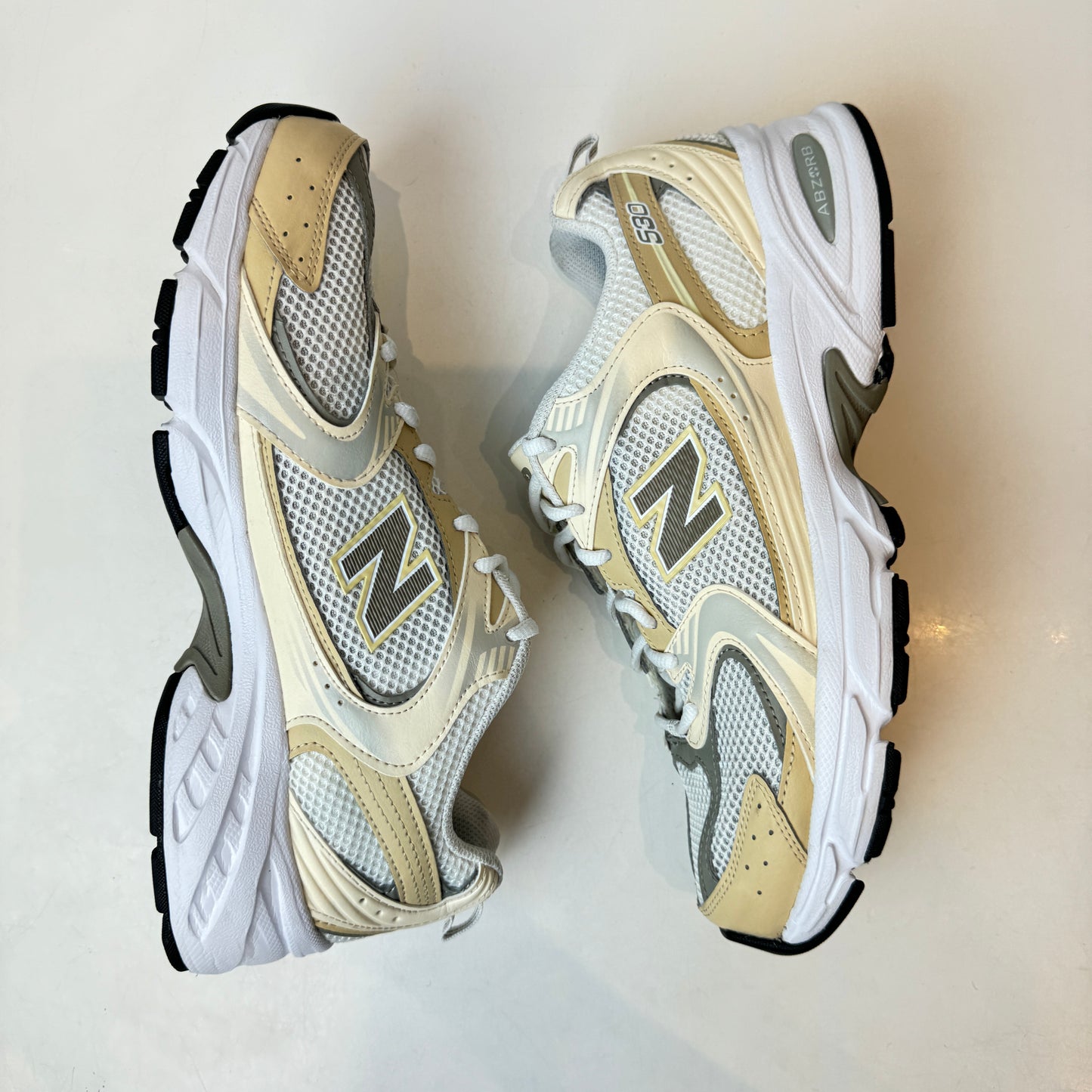 MR530AOS New Balance 530 Beige Silver [USED] - 9.5 M (Used) (No Box)