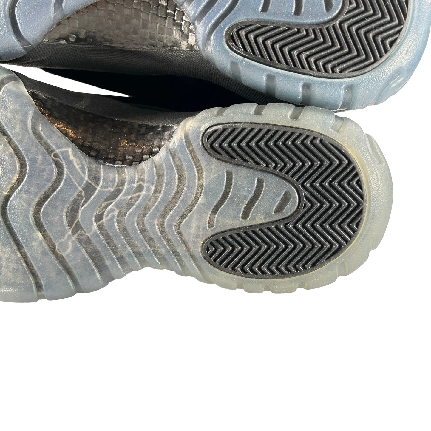 378037 005 Jordan 11 Retro Cap and Gown [CONDITIONAL] - 14 M (Yellowing)