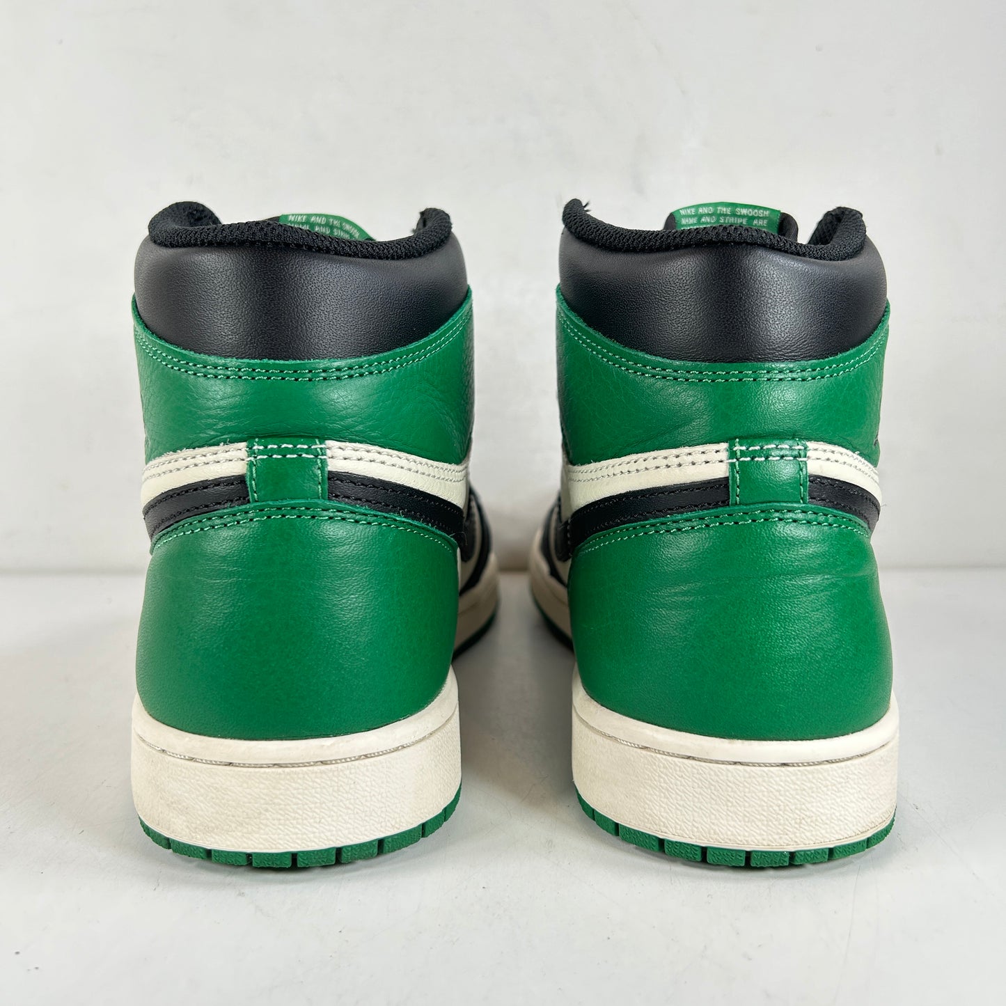 555088 302 Jordan 1 Retro High Pine Green [USED] - 9.5 M (Used) (No Box)