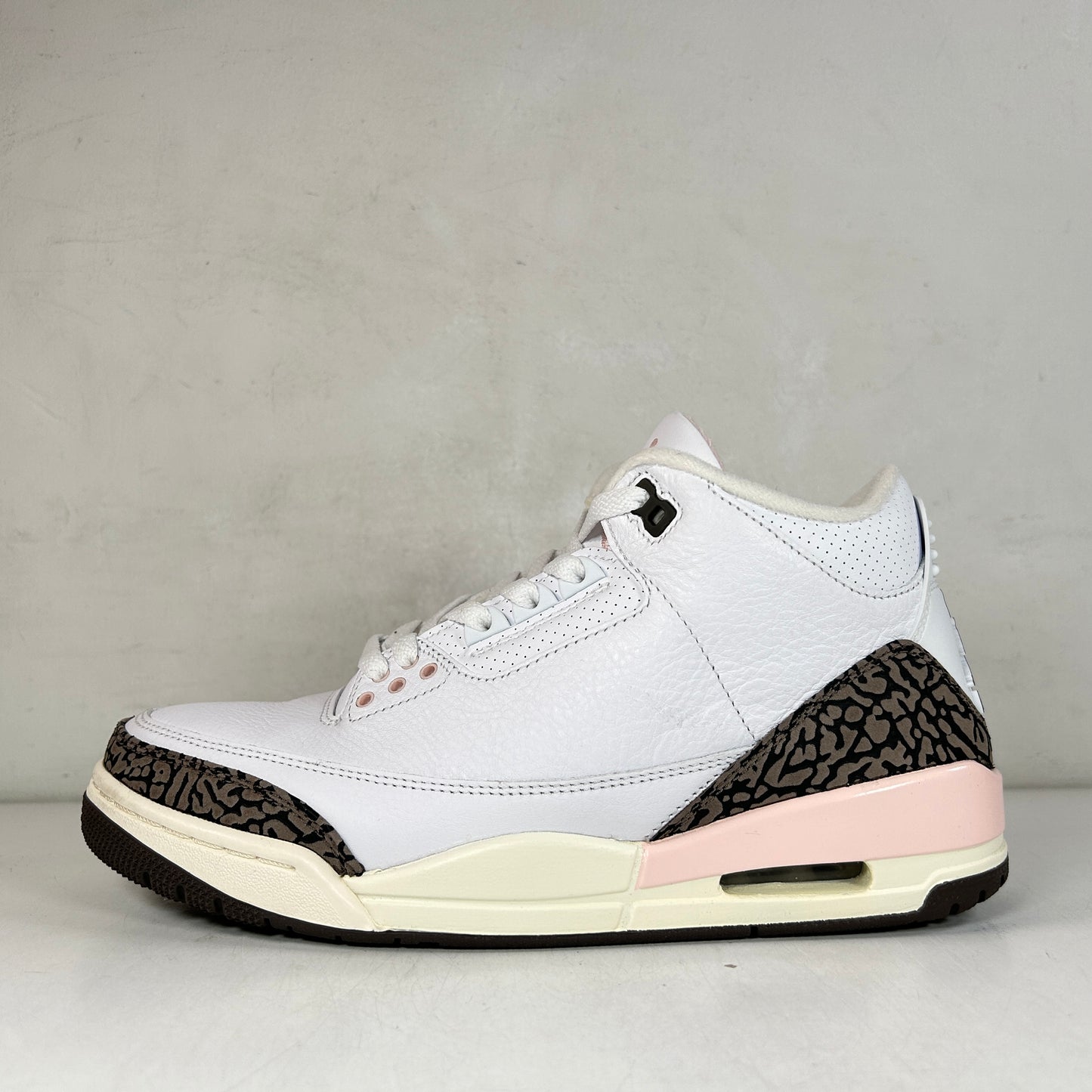 CK9246 102 Jordan 3 Retro Neapolitan Dark Mocha (Women's) [USED] - 10 W (VNDS)