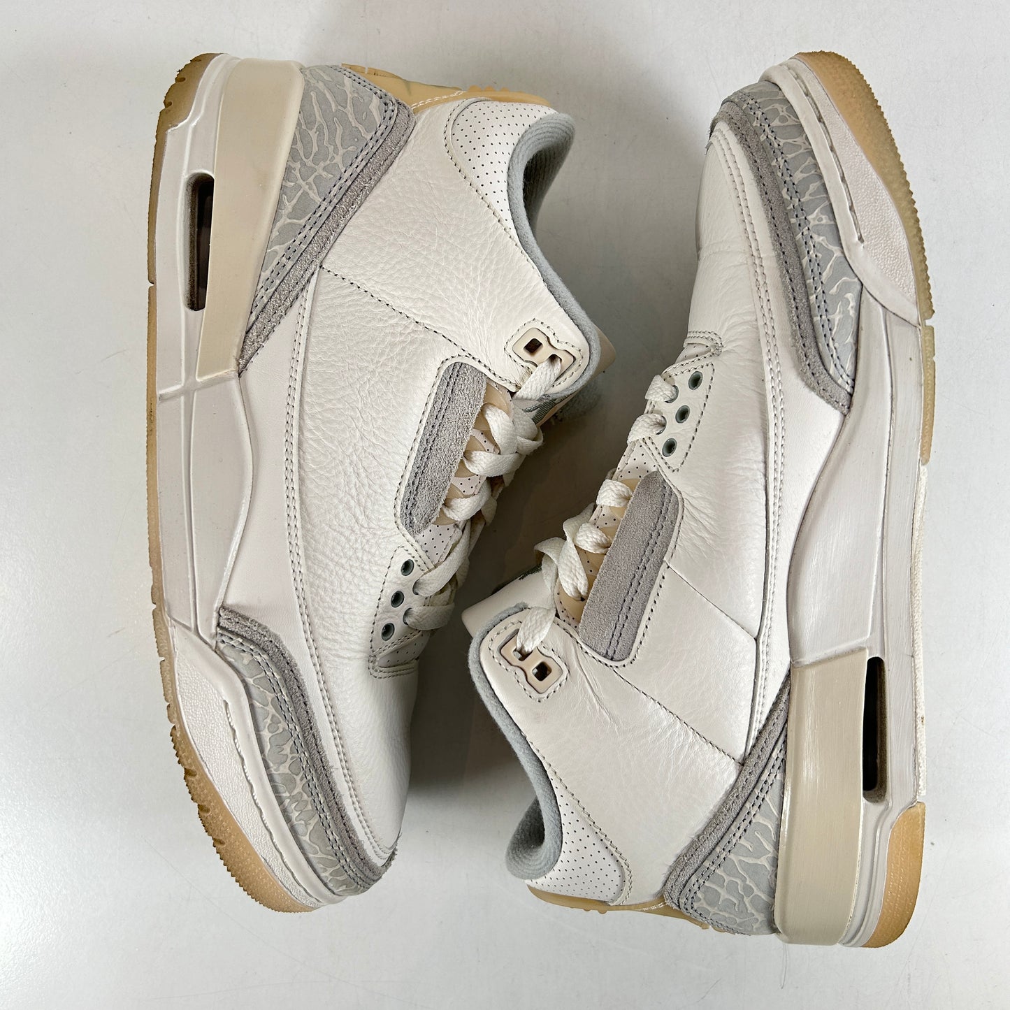FJ9479 100 Jordan 3 Retro Craft Ivory [USED] - 8 M (Used)