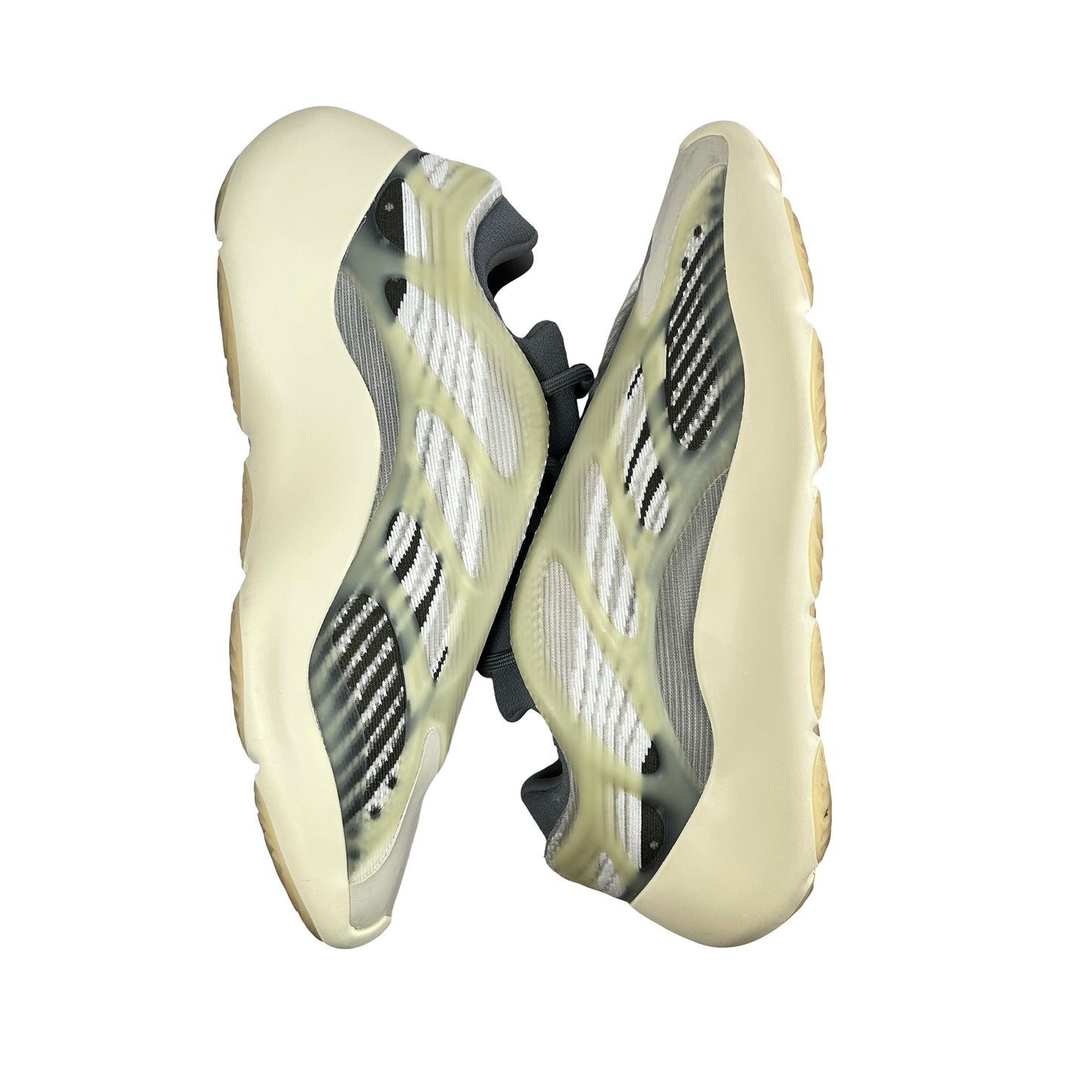 ID1674 adidas Yeezy 700 V3 Fade Salt [USED] - 10.5 M (Used)