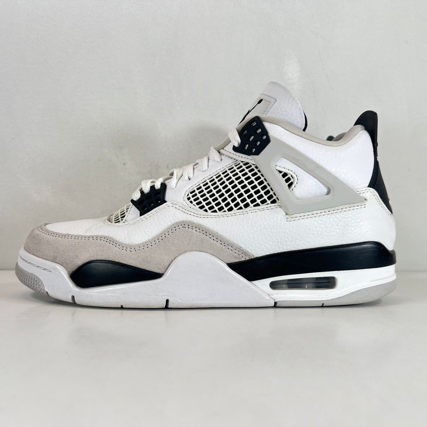 DH6927 111 Jordan 4 Retro Militar Negro