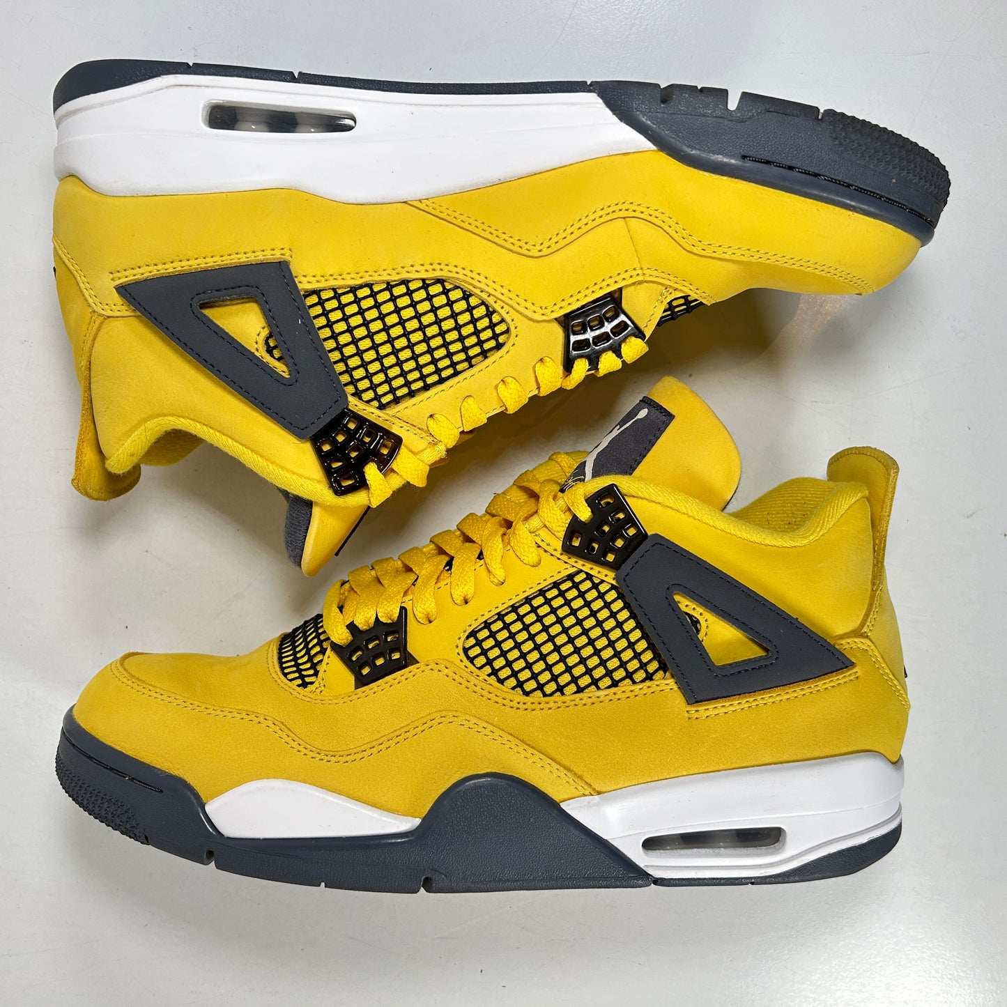 CT8527 700 Jordan 4 Retro Lightning (2021) [USED] - 11 M (Used) (No Box)