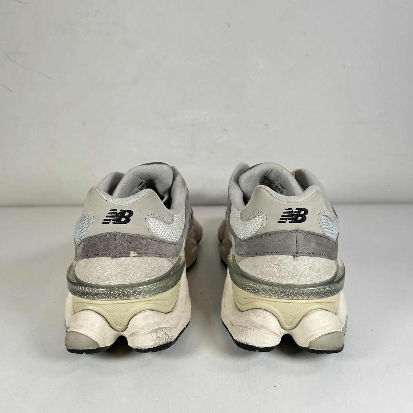 U9060GRY New Balance 9060 Rain Cloud Grey [USED] - 8.5 M (Used)