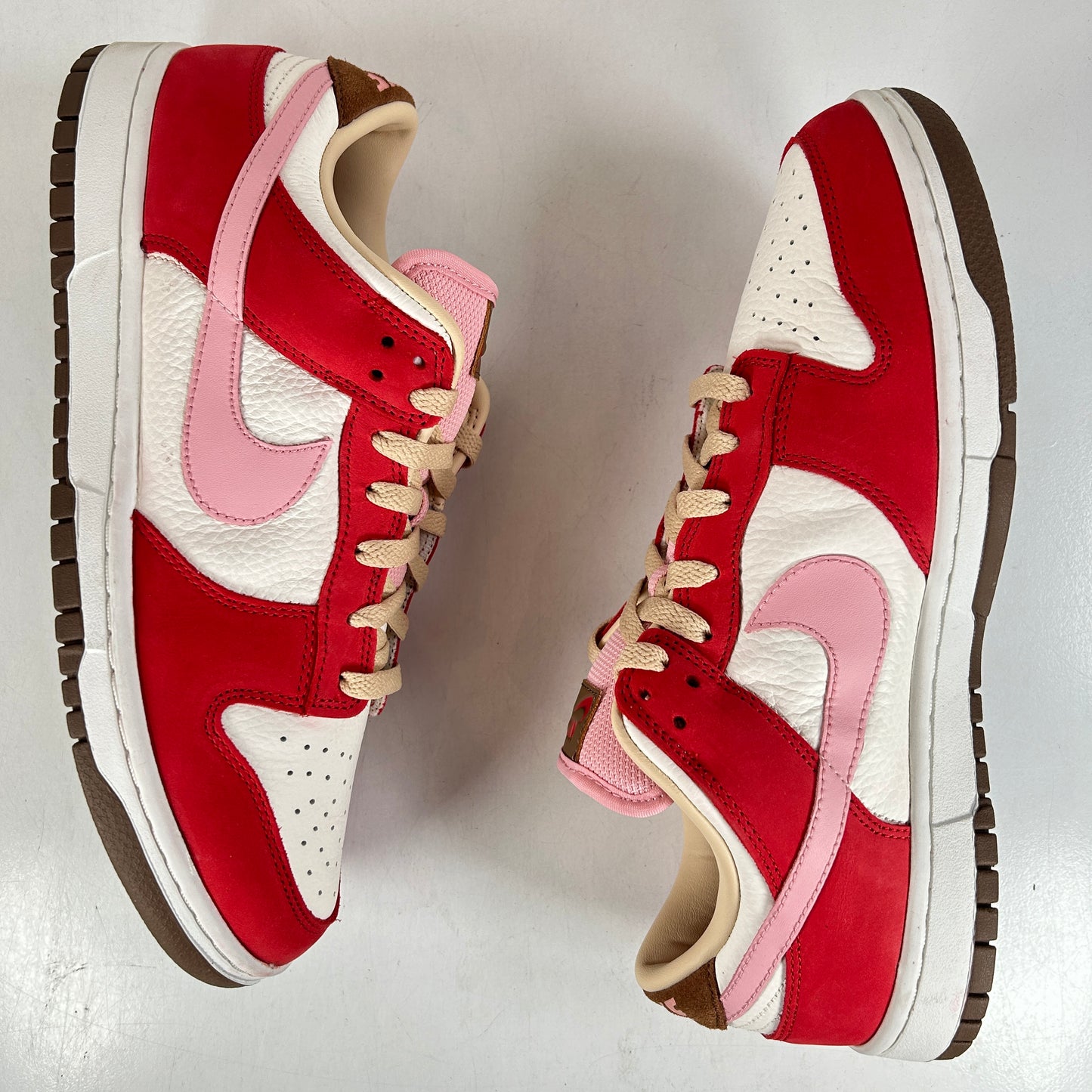 FB7910 600 Nike Dunk Low PRM Bacon (Mujeres)